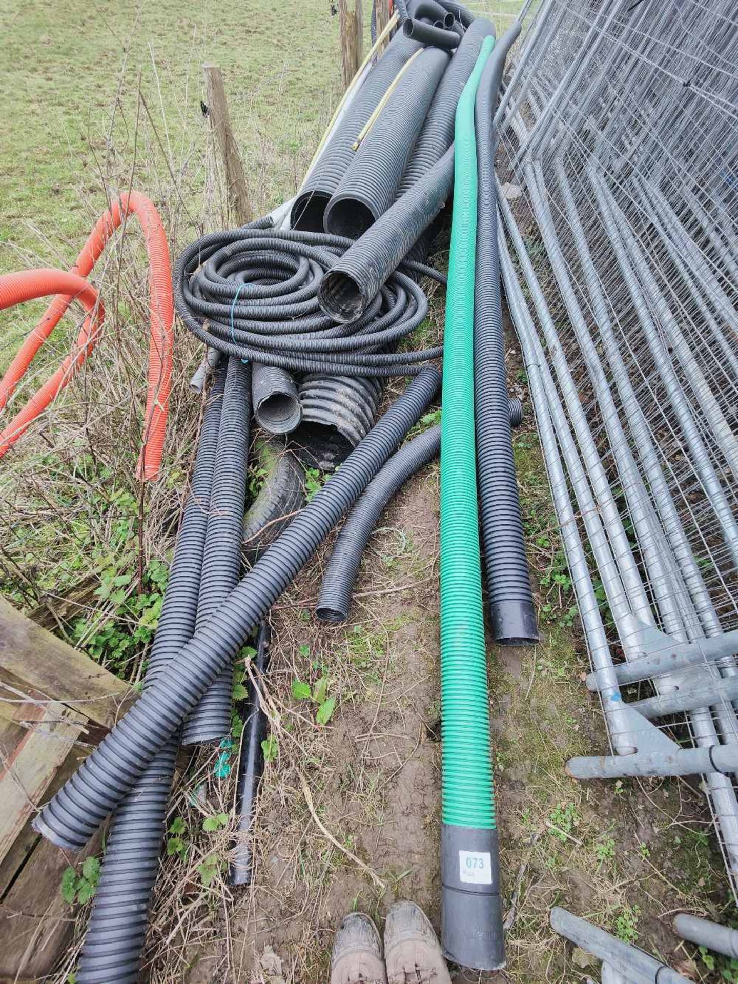 Large quantity of plastic drainage pipe - Image 2 of 3
