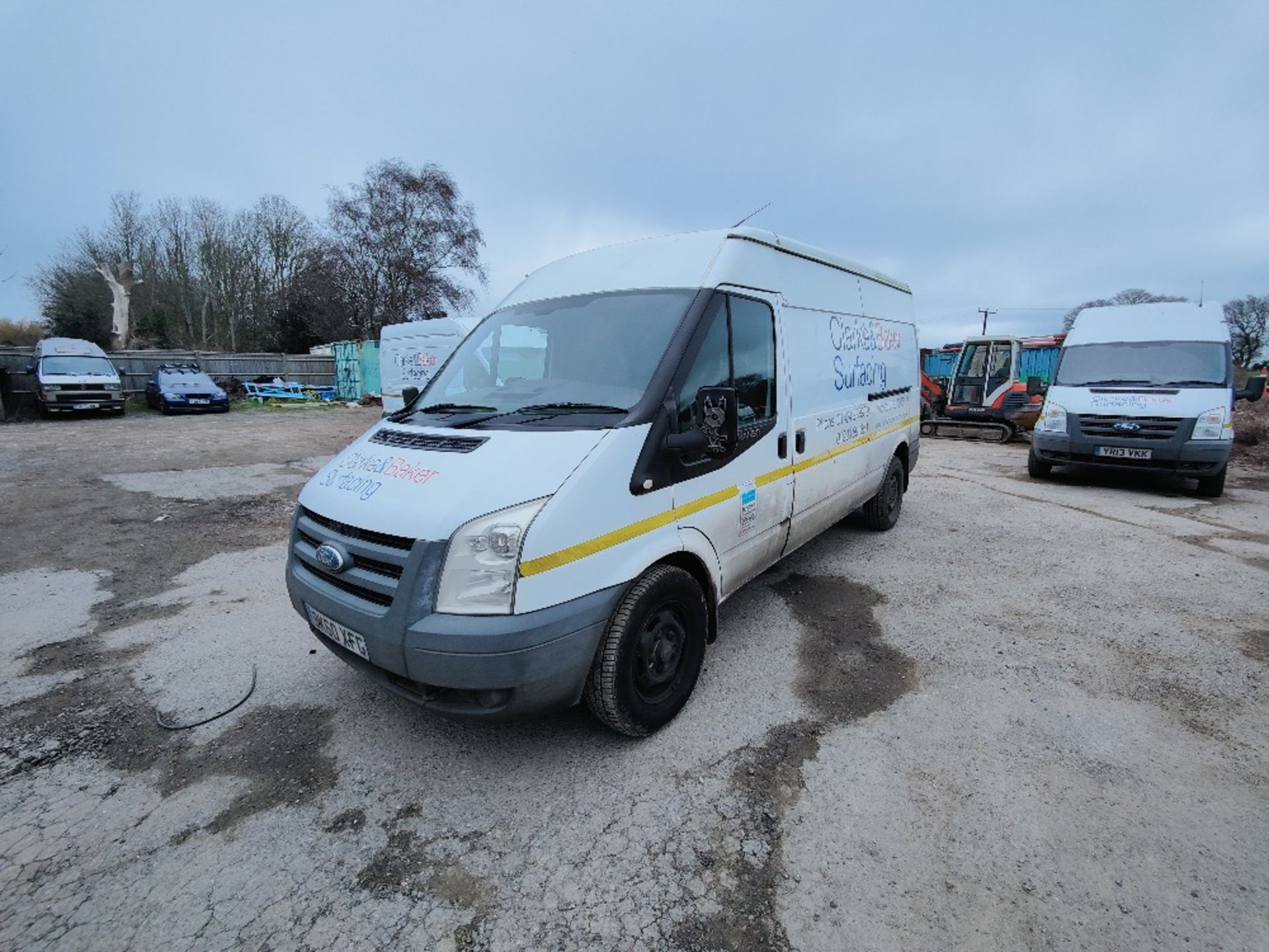 BK60 XFG - Ford Transit 115 T350L RWD - Image 11 of 18