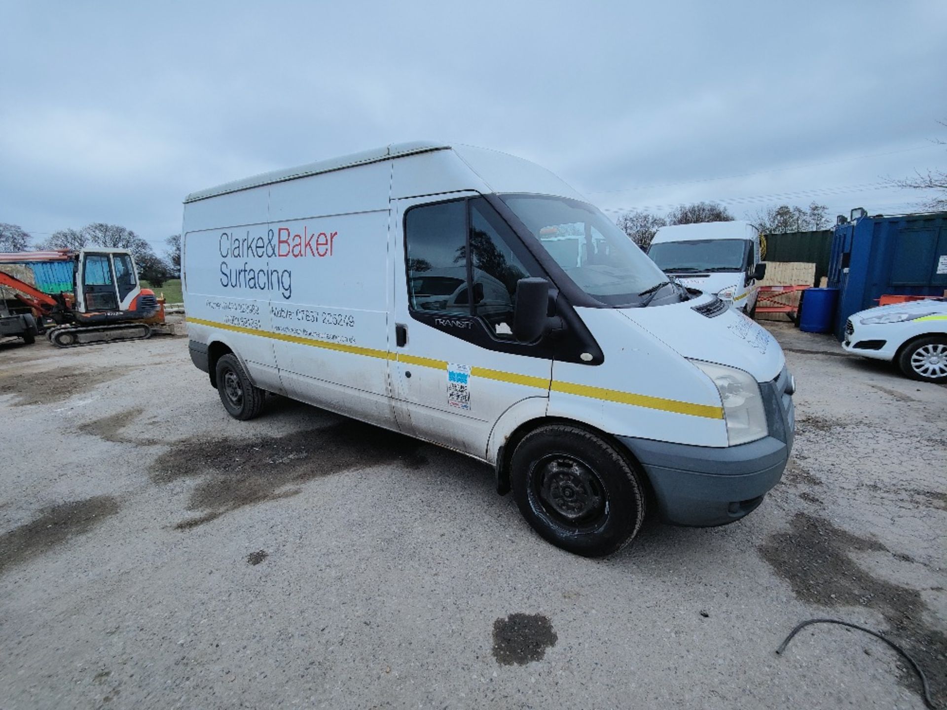 BK60 XFG - Ford Transit 115 T350L RWD - Image 2 of 18