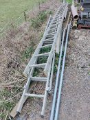 (2) Aluminium step ladders