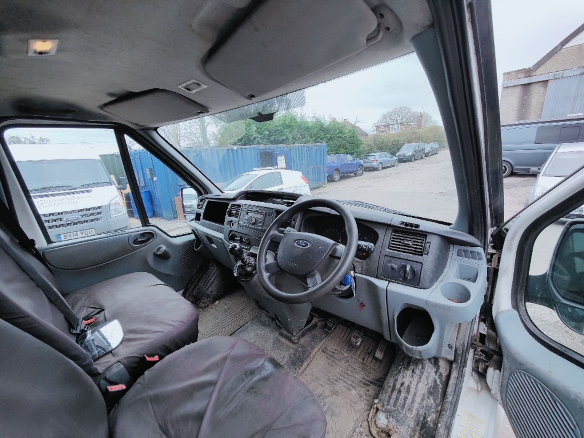 BK60 XFG - Ford Transit 115 T350L RWD - Image 15 of 18