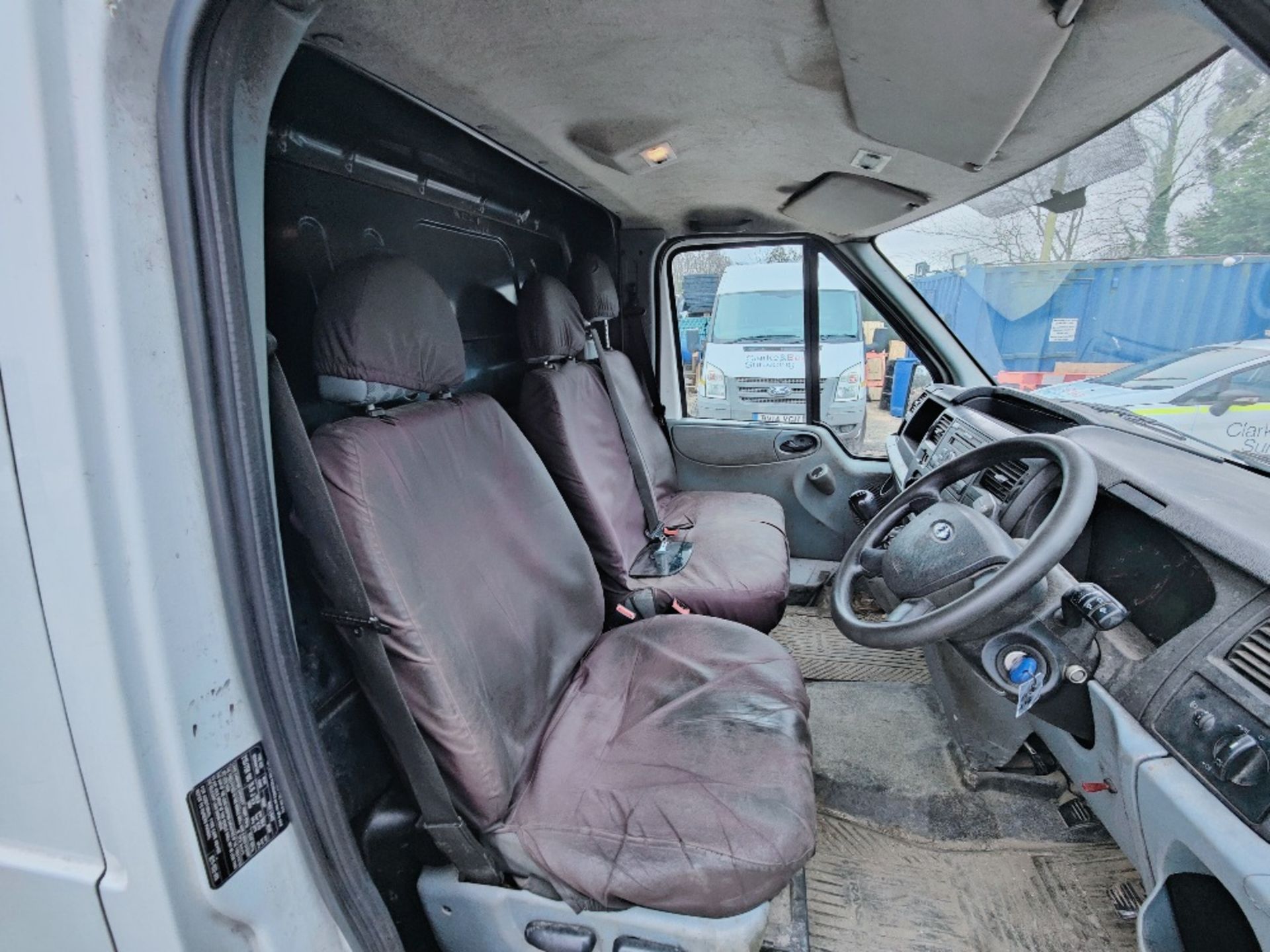 BK60 XFG - Ford Transit 115 T350L RWD - Image 14 of 18