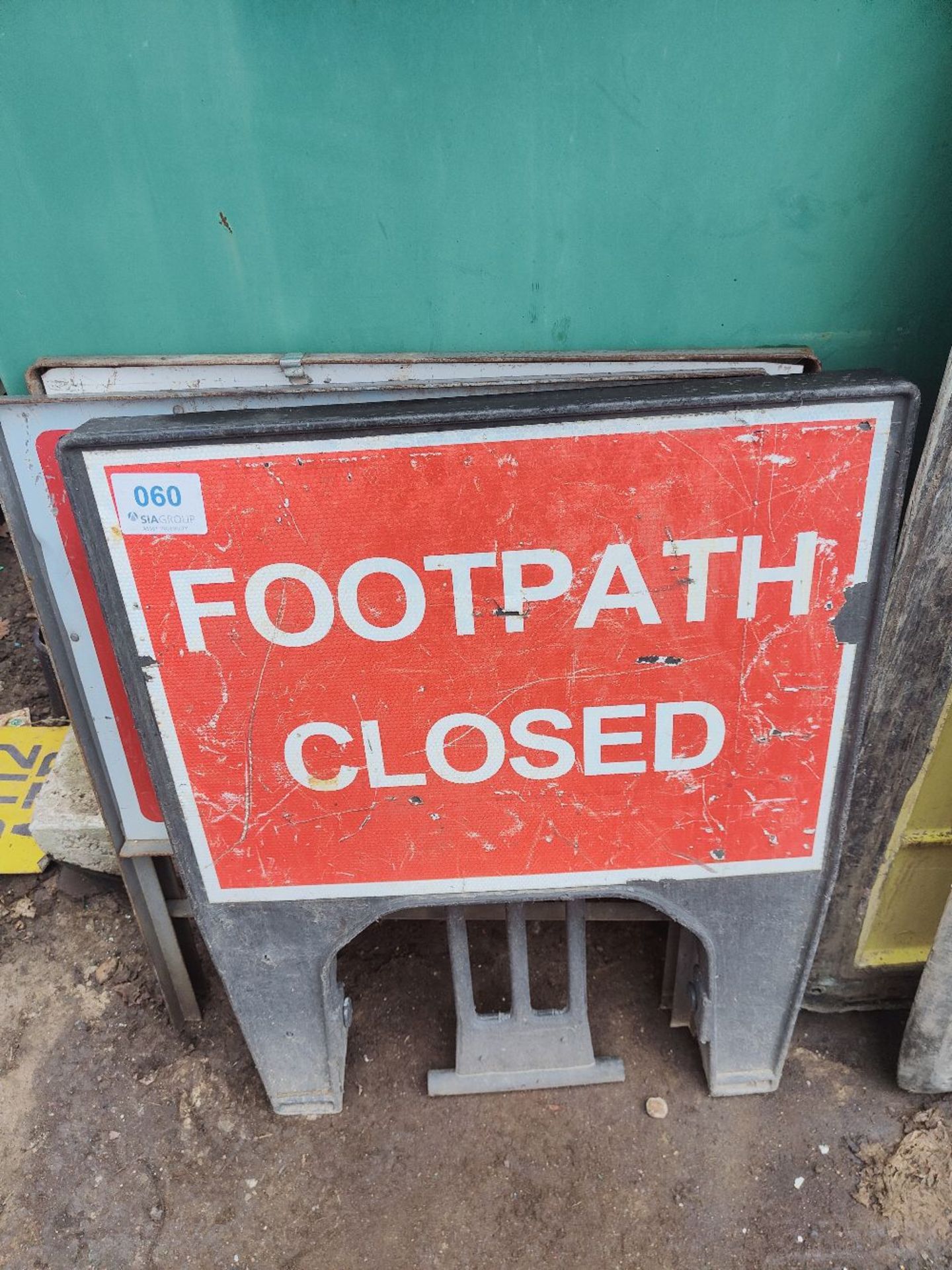 (3) Footpath closed signs