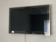 Toshiba Flat Screen Television complete with Wall Bracket