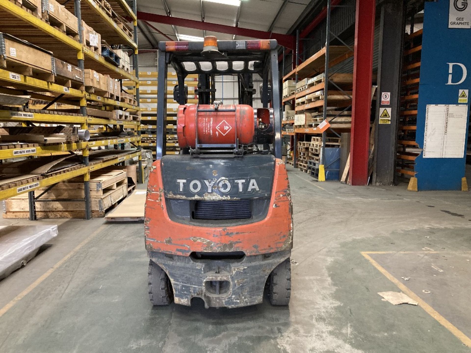 Toyota 02-8FGKF20 2,000kg Gas powered forklift truck - Image 3 of 10