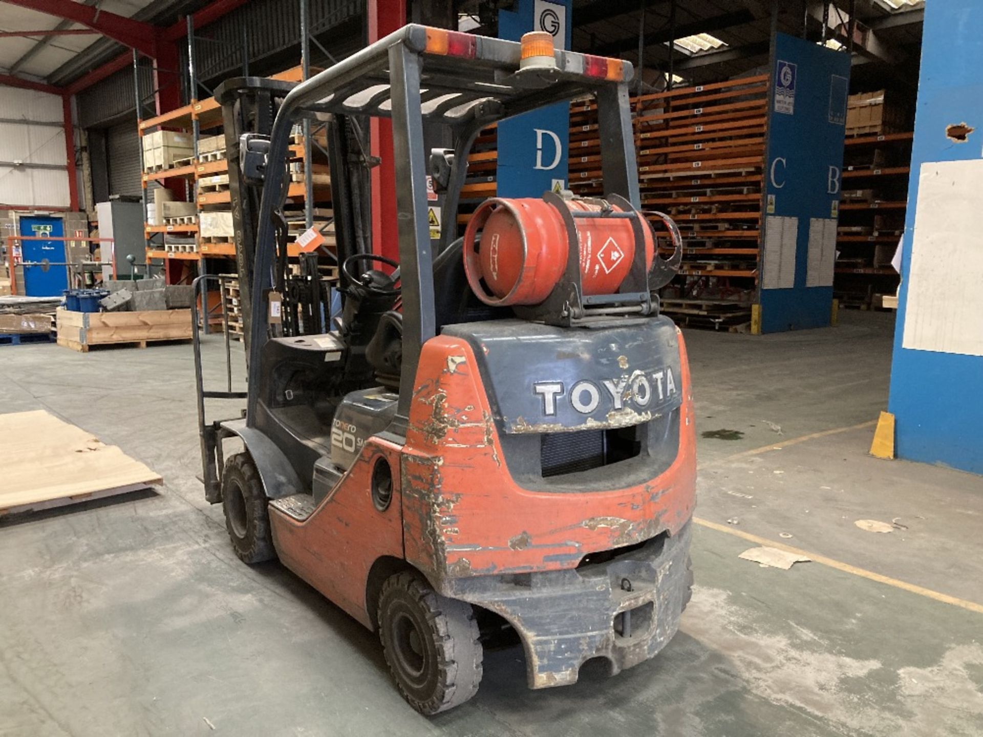 Toyota 02-8FGKF20 2,000kg Gas powered forklift truck - Image 4 of 10