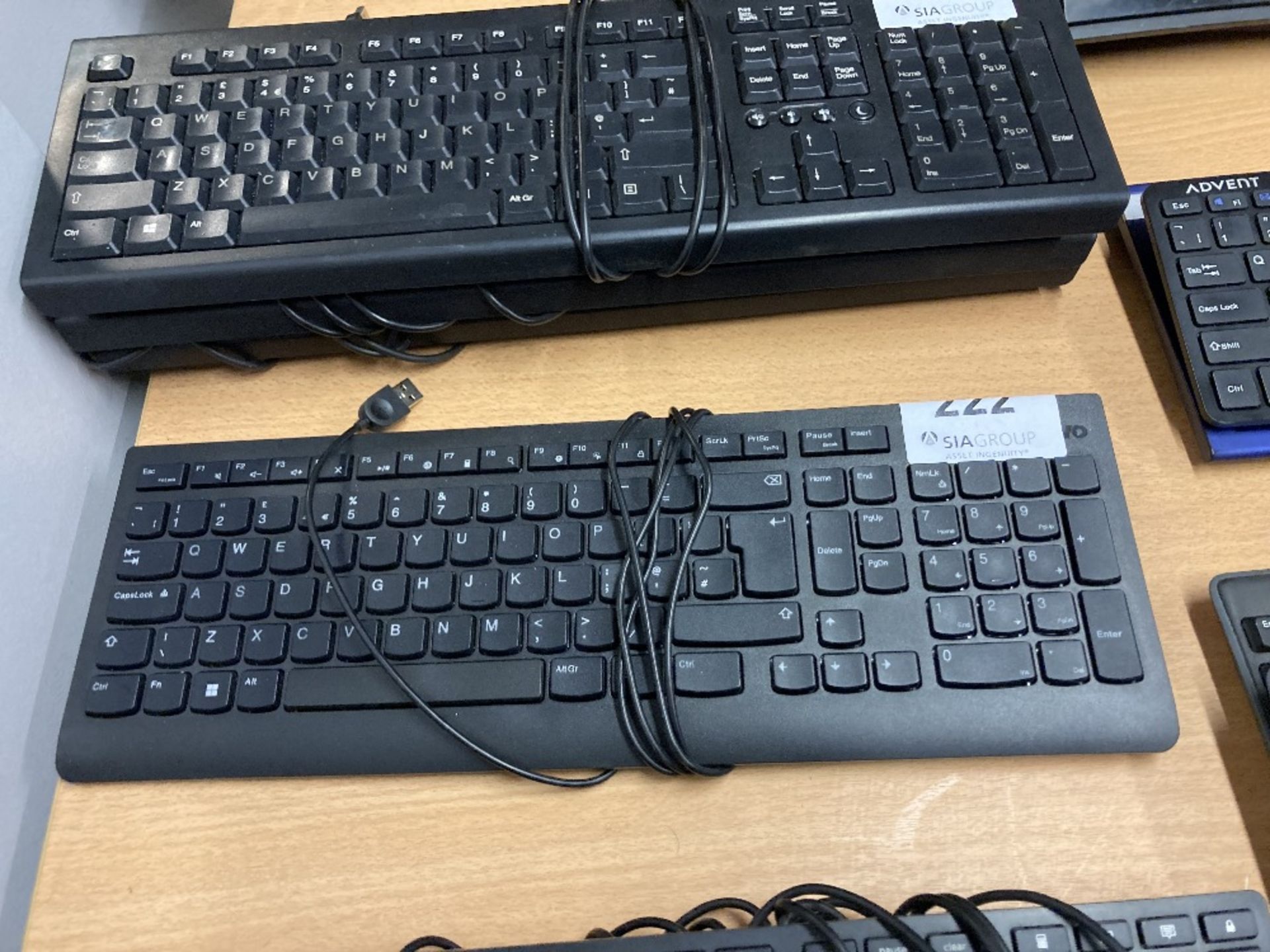 (1) Lenovo USB Keyboard