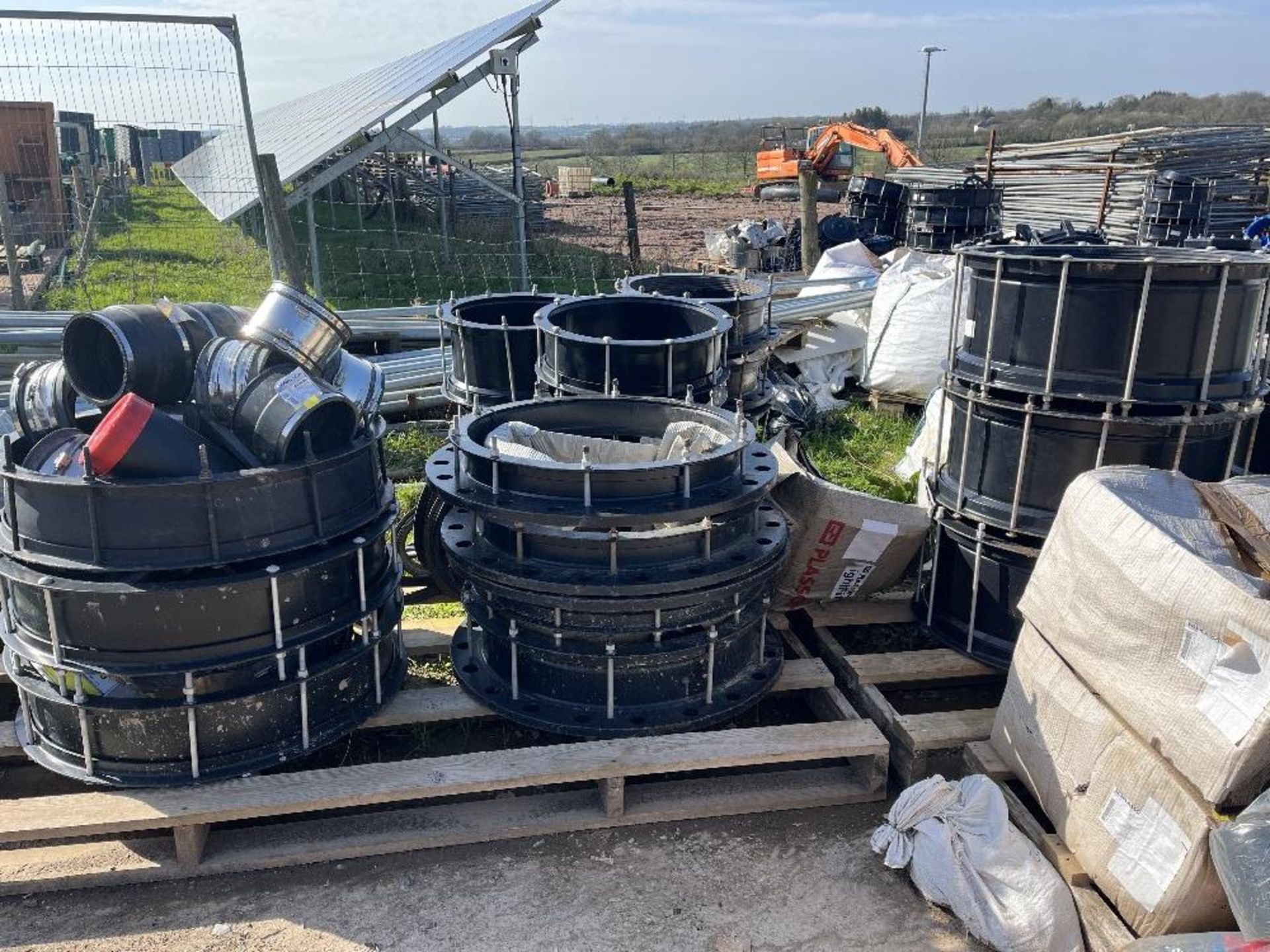 Large Quantity of coupling - Image 11 of 13