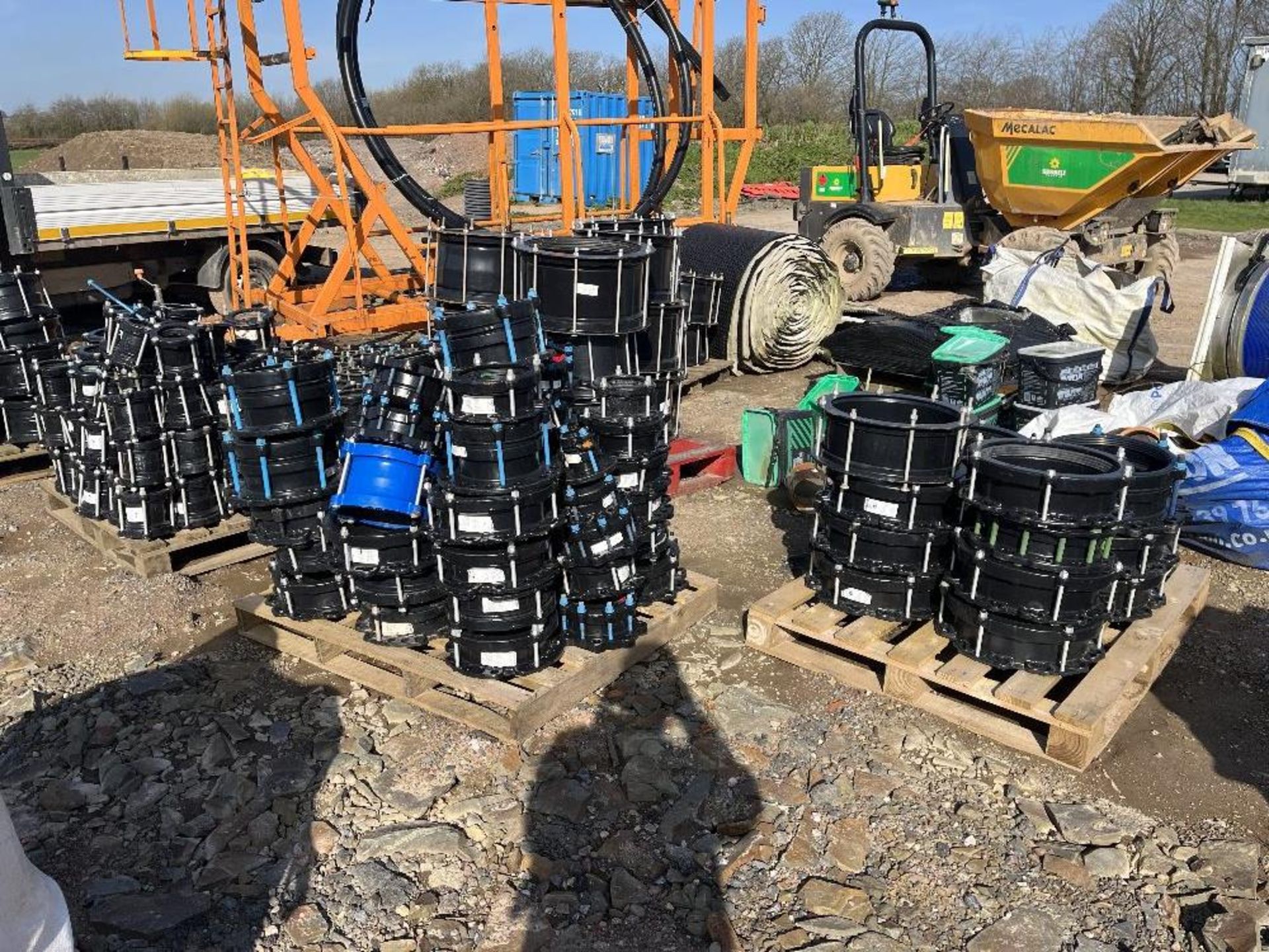 Large Quantity of coupling - Image 9 of 13