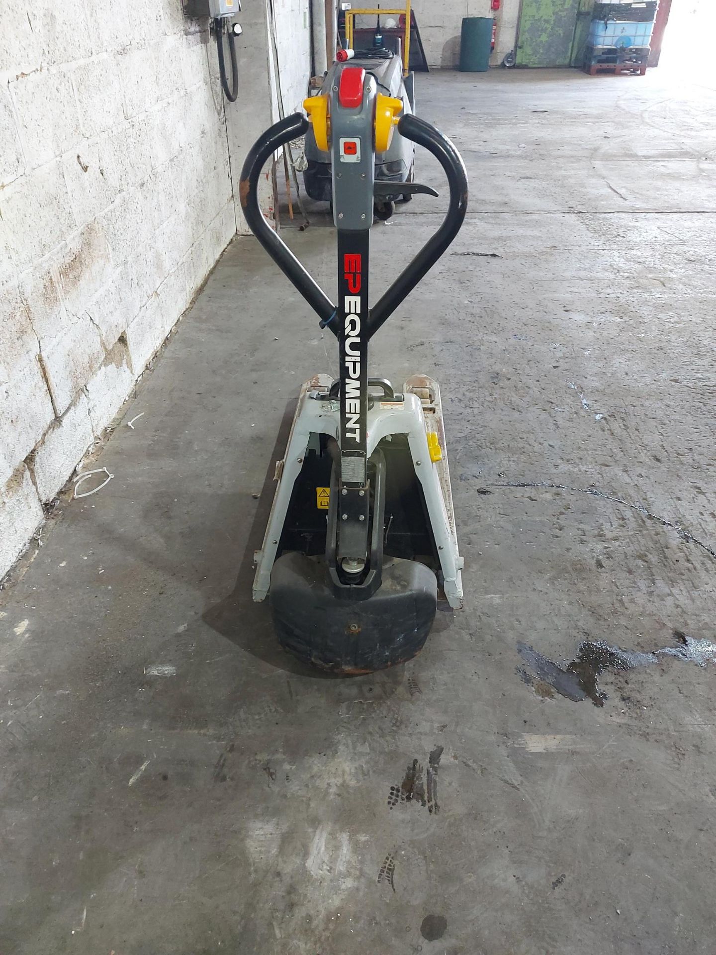 EP Equipment EPL 153 1500kg Electric Pallet Truck - Image 4 of 6
