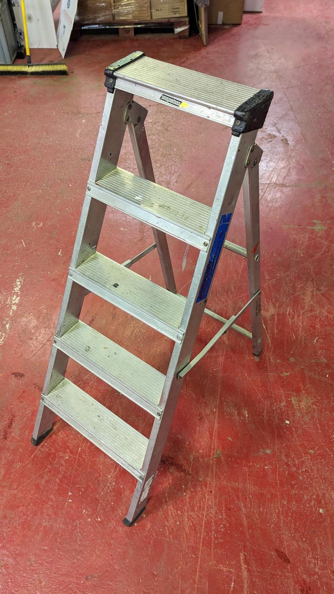 Youngman aluminium four rung step ladder