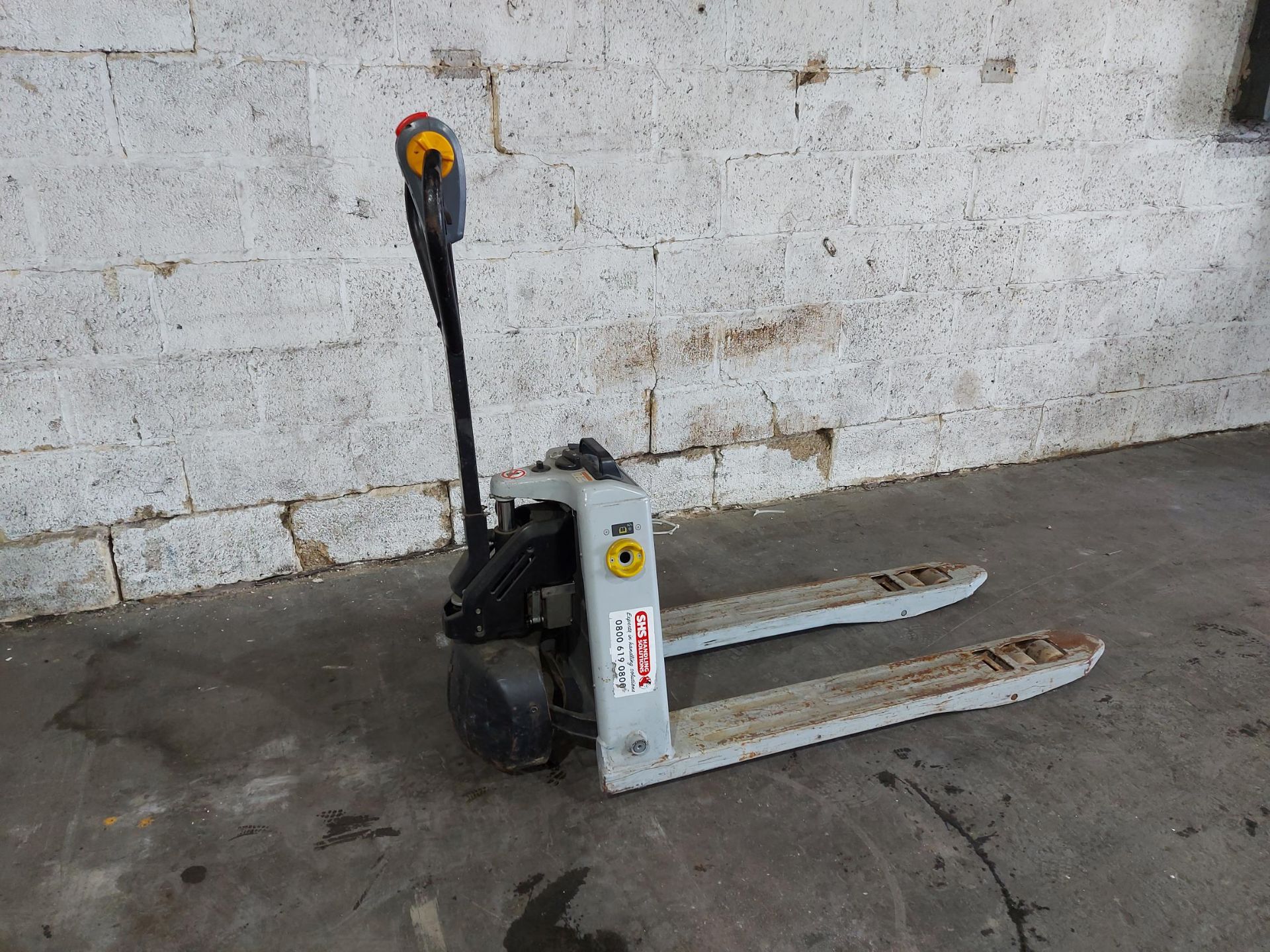 EP Equipment EPL 153 1500kg Electric Pallet Truck - Image 3 of 6