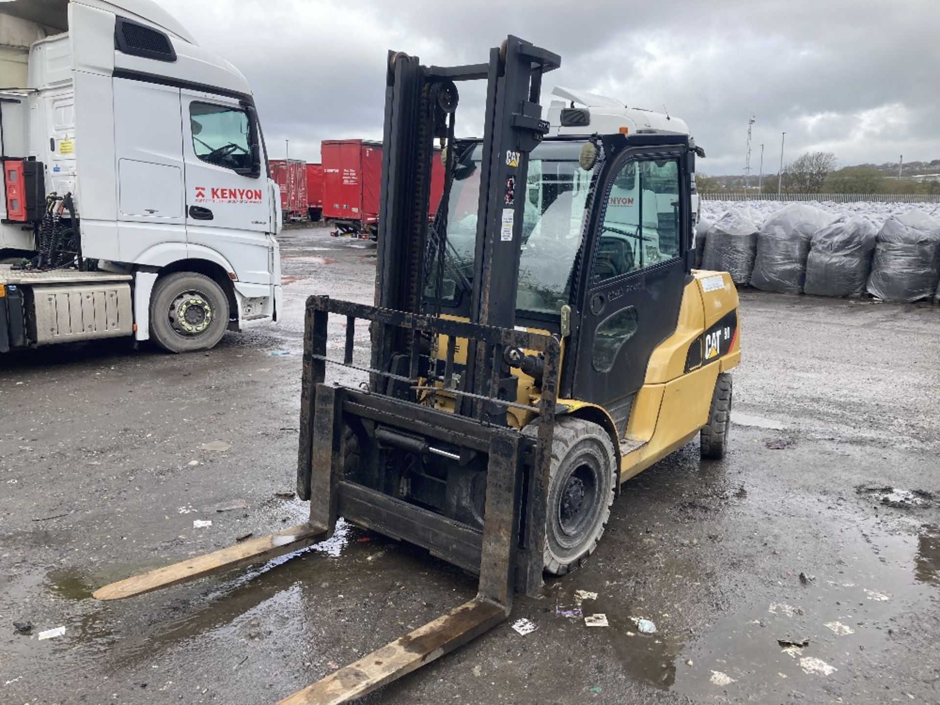 Caterpillar DP50N 5 Tonne forklift truck - Image 4 of 6