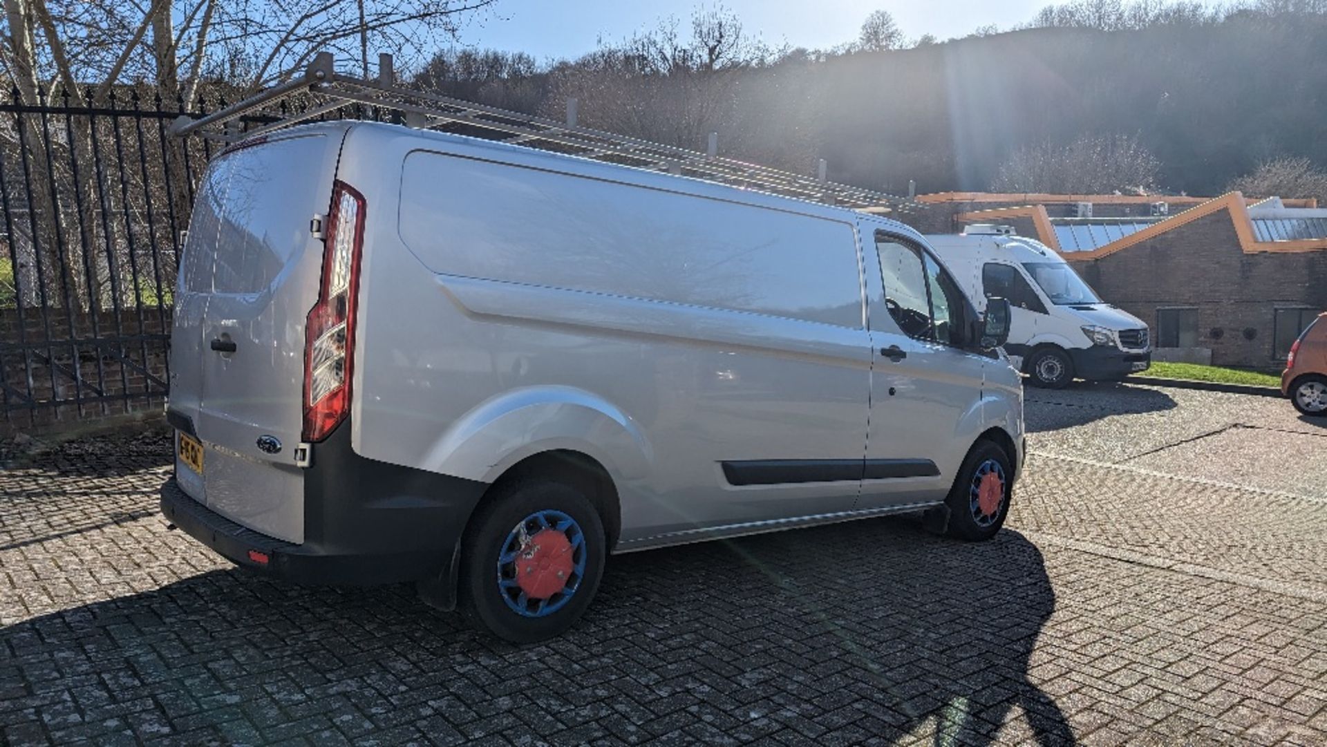 (2015) - Ford Transit Custom 290 L2 Diesel FWD - Image 3 of 20