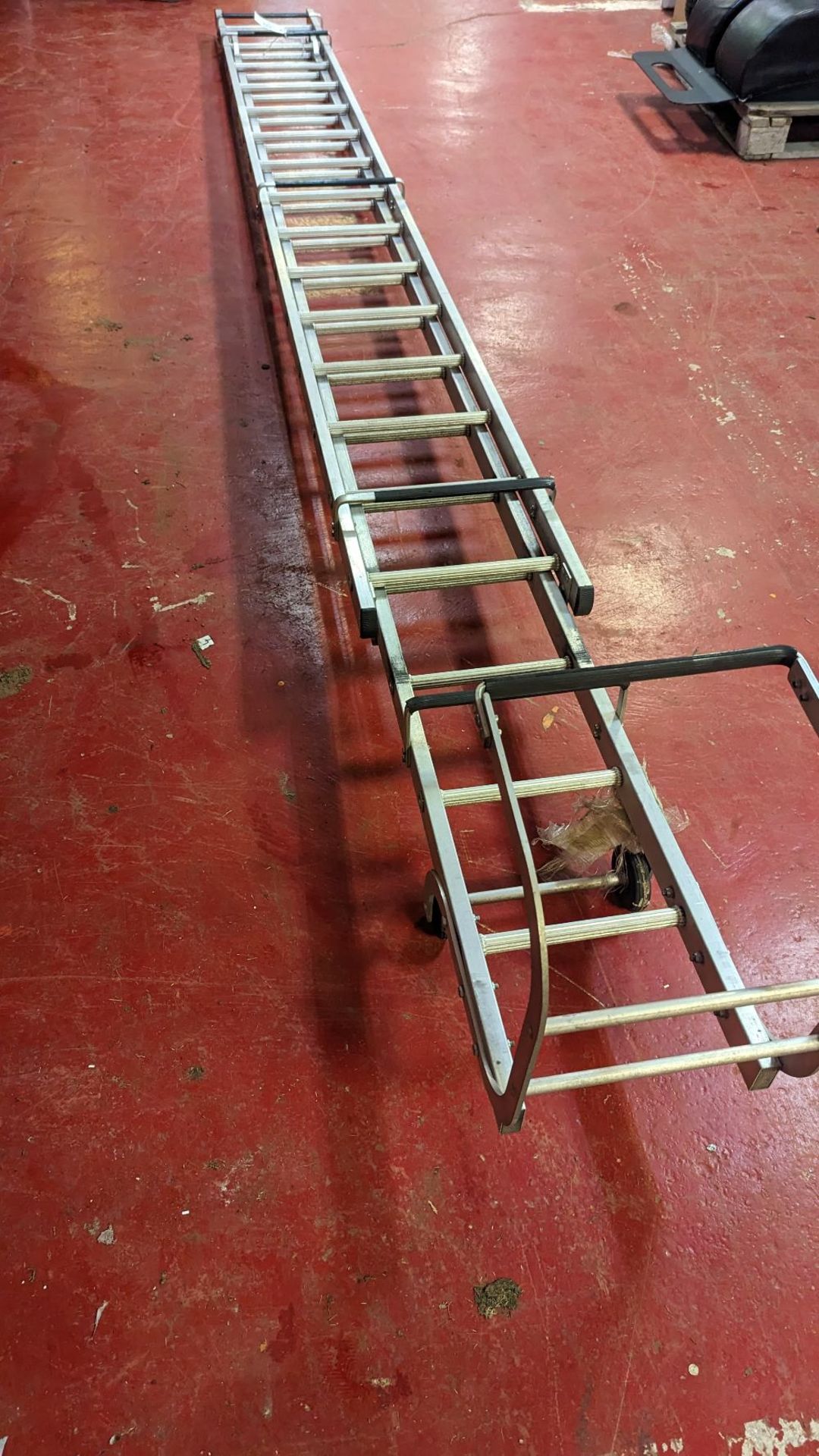 Lyte two section extension ladder - Image 3 of 3