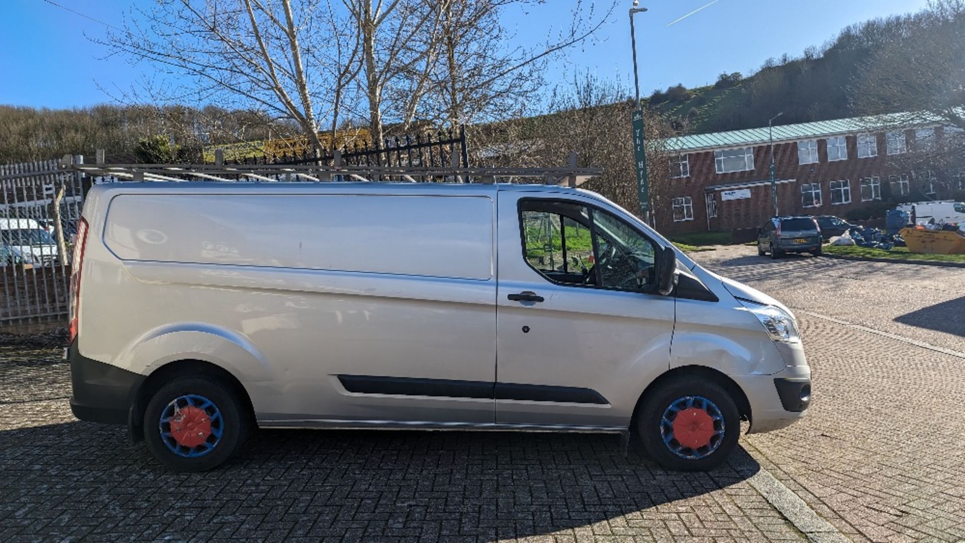 (2015) - Ford Transit Custom 290 L2 Diesel FWD - Image 2 of 20