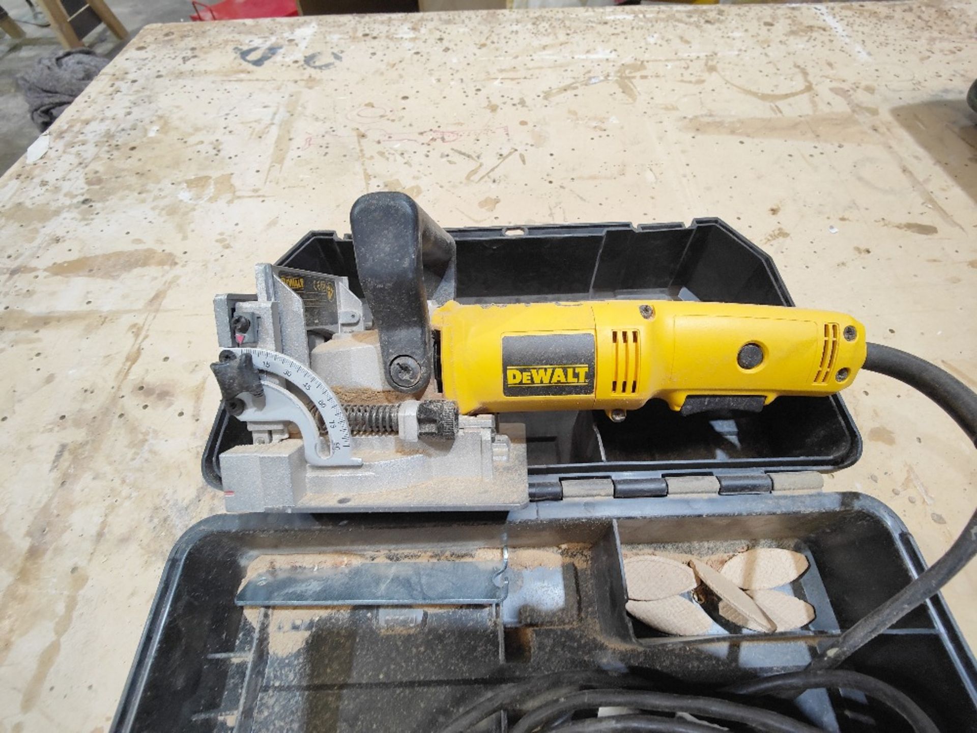 DeWalt DW682-LX 110V biscuit jointer