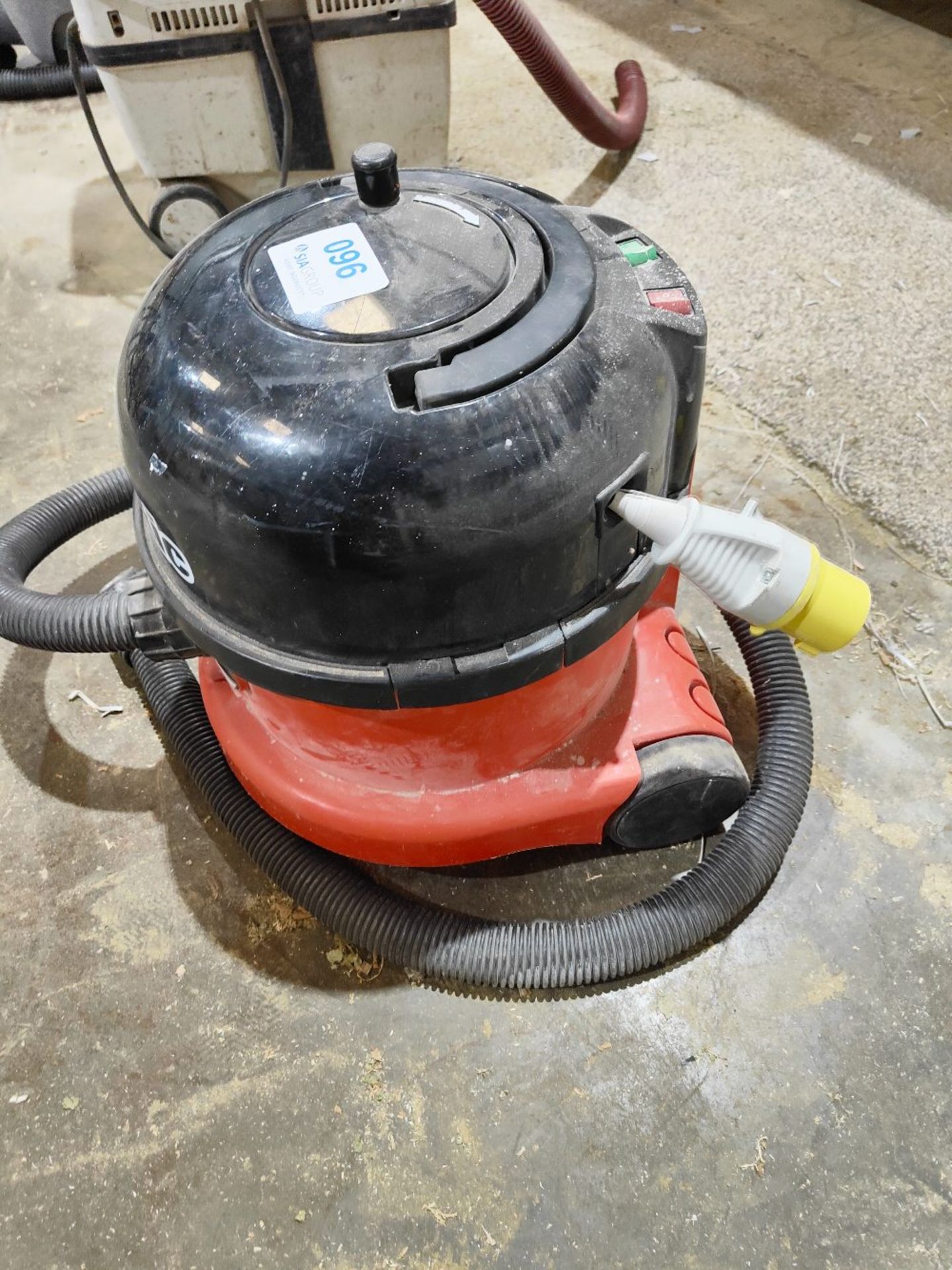 Numatic International 'Henry' 110V vacuum cleaner - Image 2 of 2