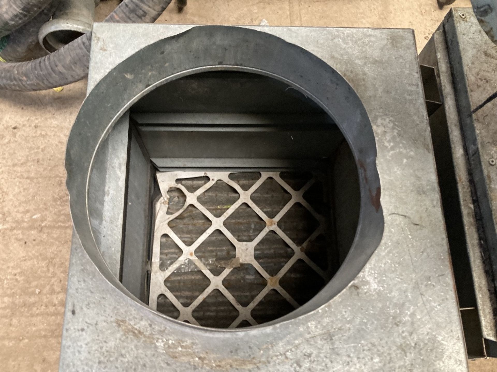 Unbranded Air Extraction Unit With Spare Filter Box - Image 5 of 5
