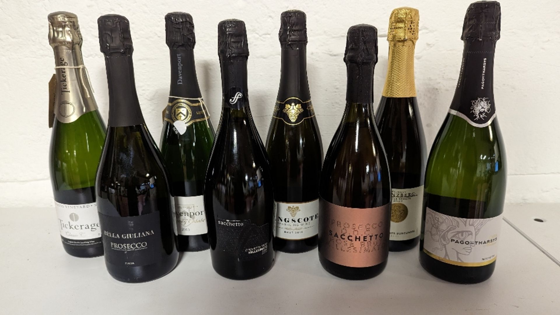(8) Bottles of sparkling wine and prosecco to include: