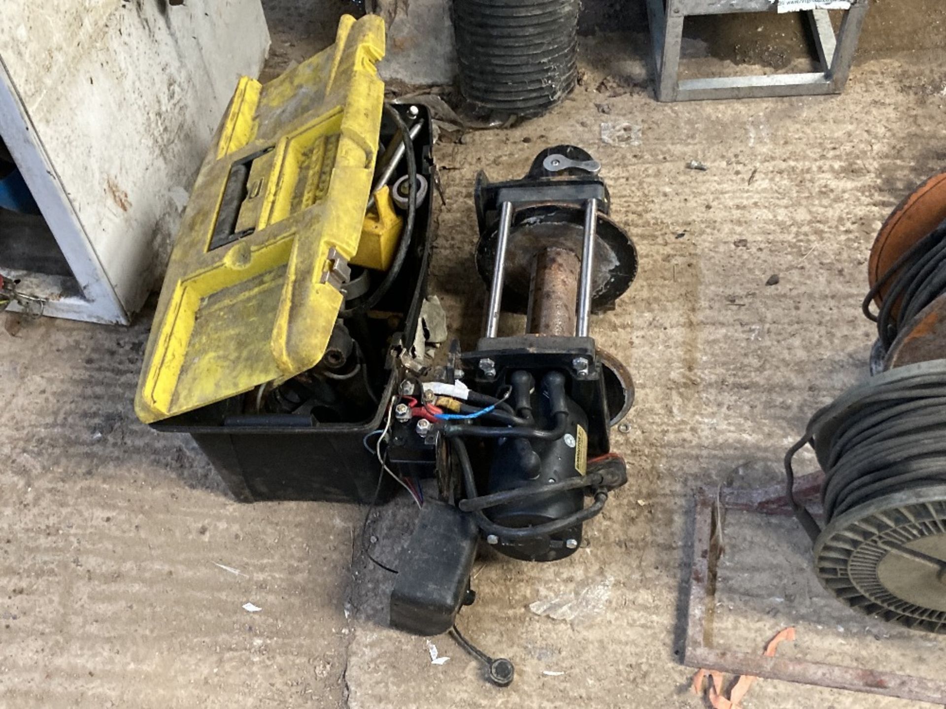 BOW MOTOR 2 Winch For Spares And Repairs