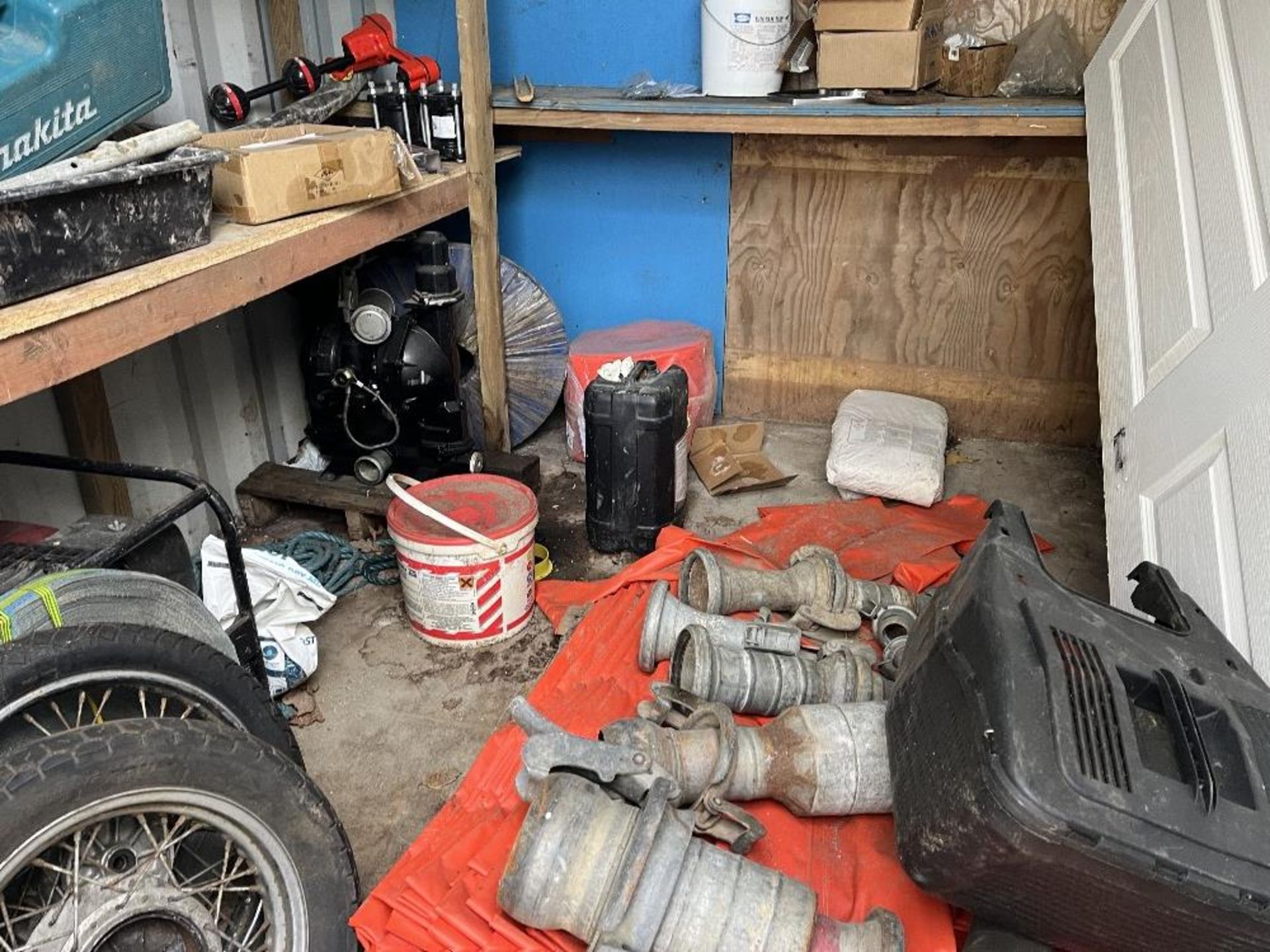 Contents of containers - Image 10 of 11