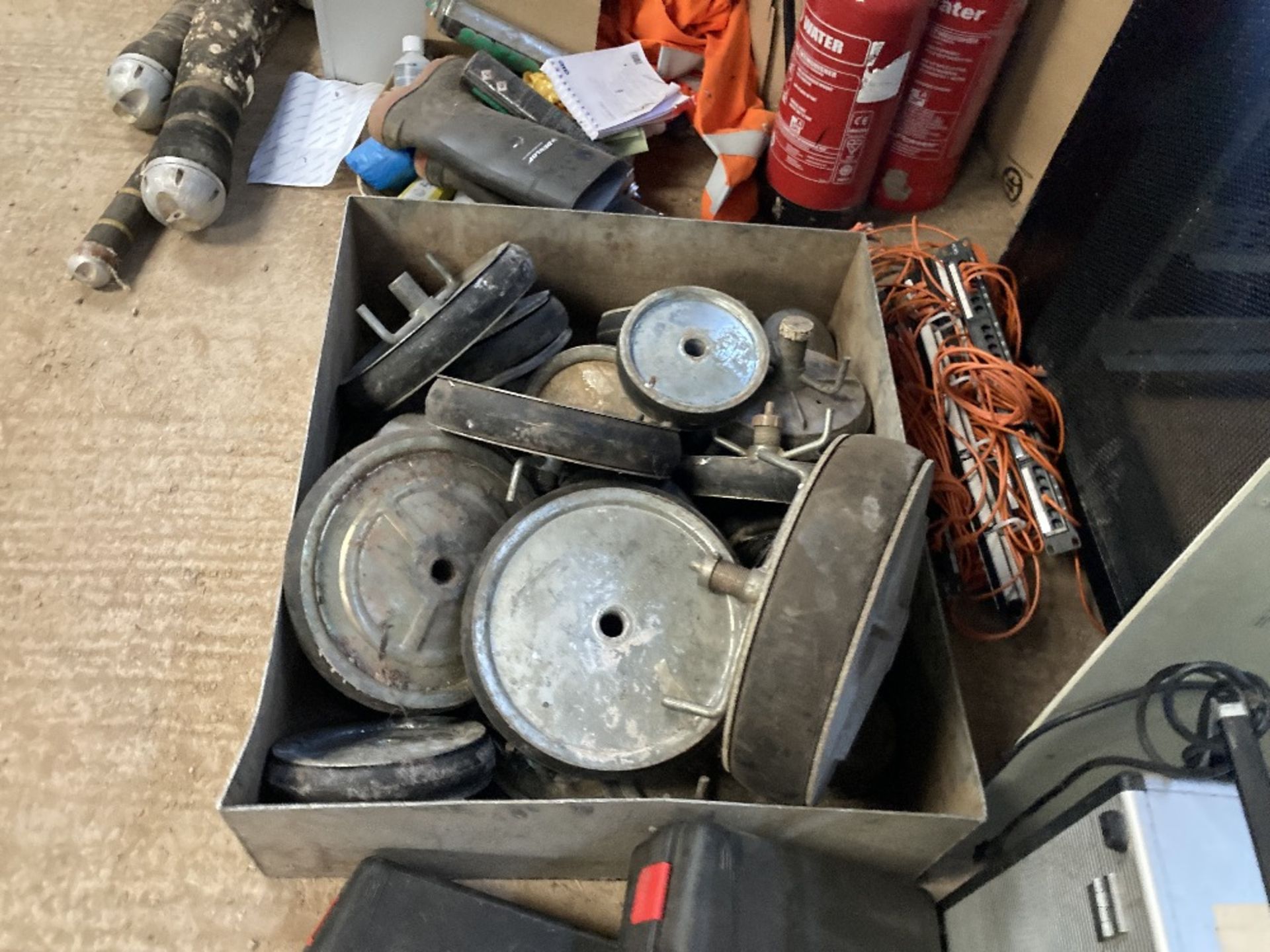 Quantity Of Expandable Drain Stops - Image 2 of 4