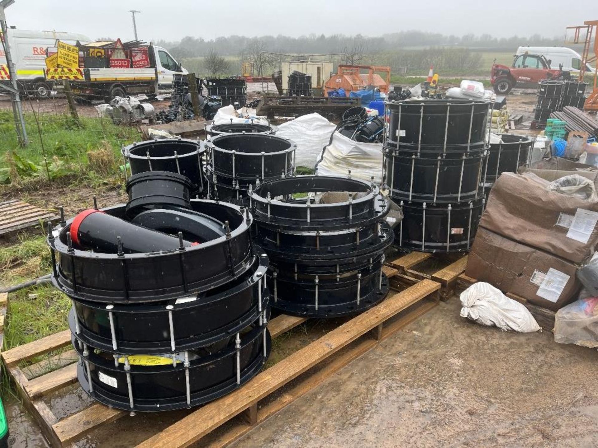 Quantity of assorted sized stepped coupling, maxfit coupling & various other coupling products - Image 9 of 10