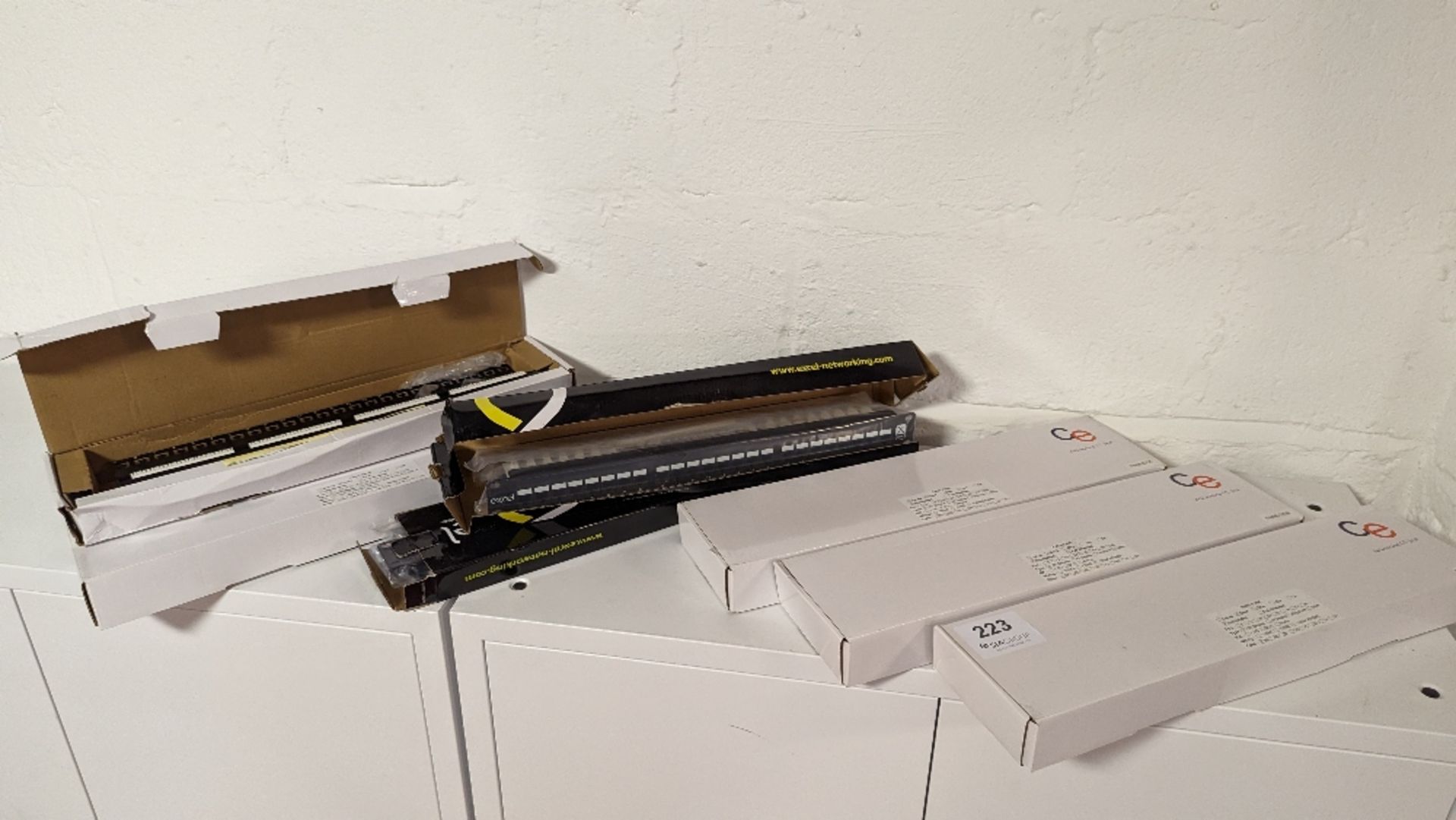 Quantity of patch panels, as lotted