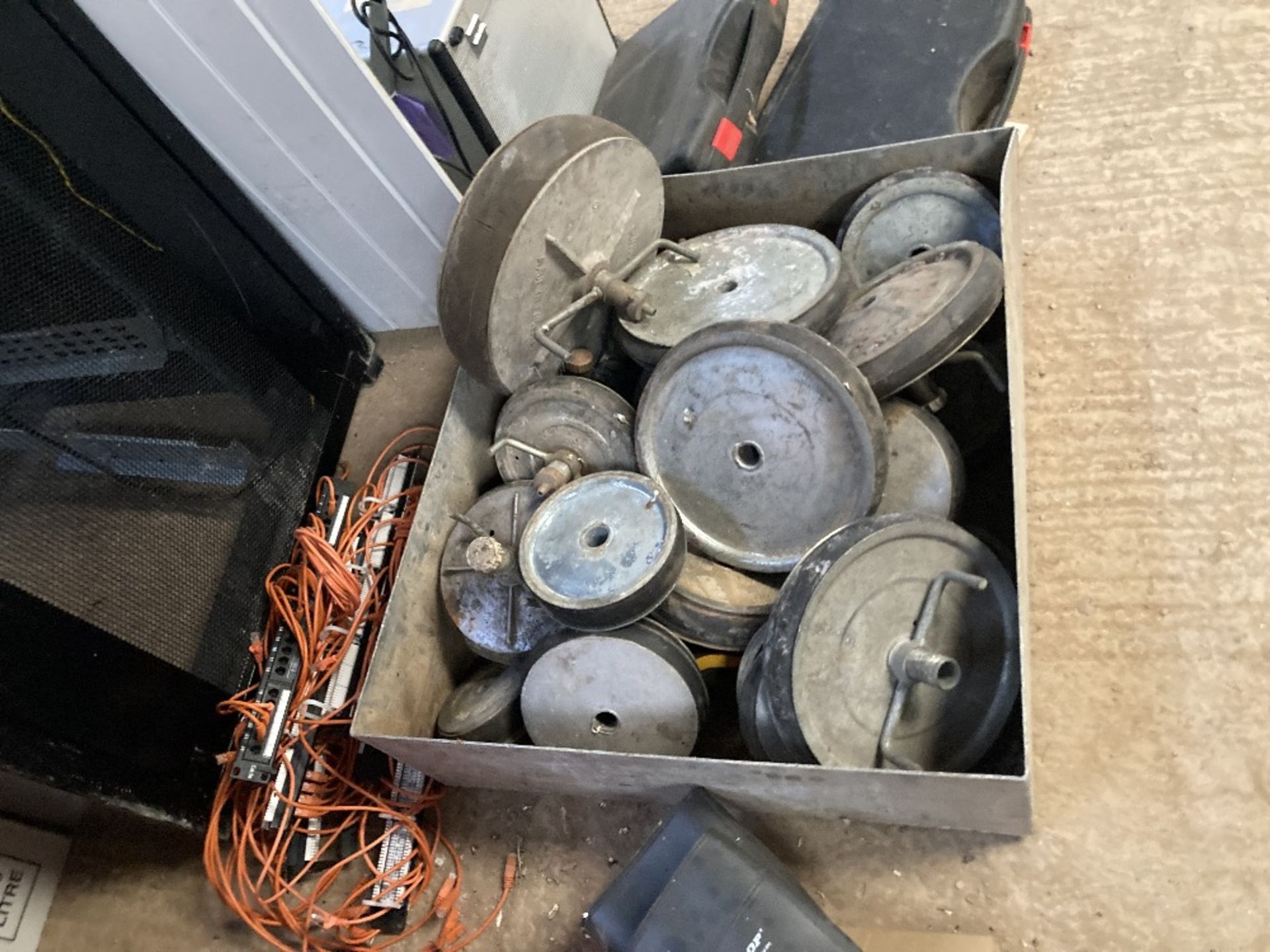 Quantity Of Expandable Drain Stops - Image 3 of 4