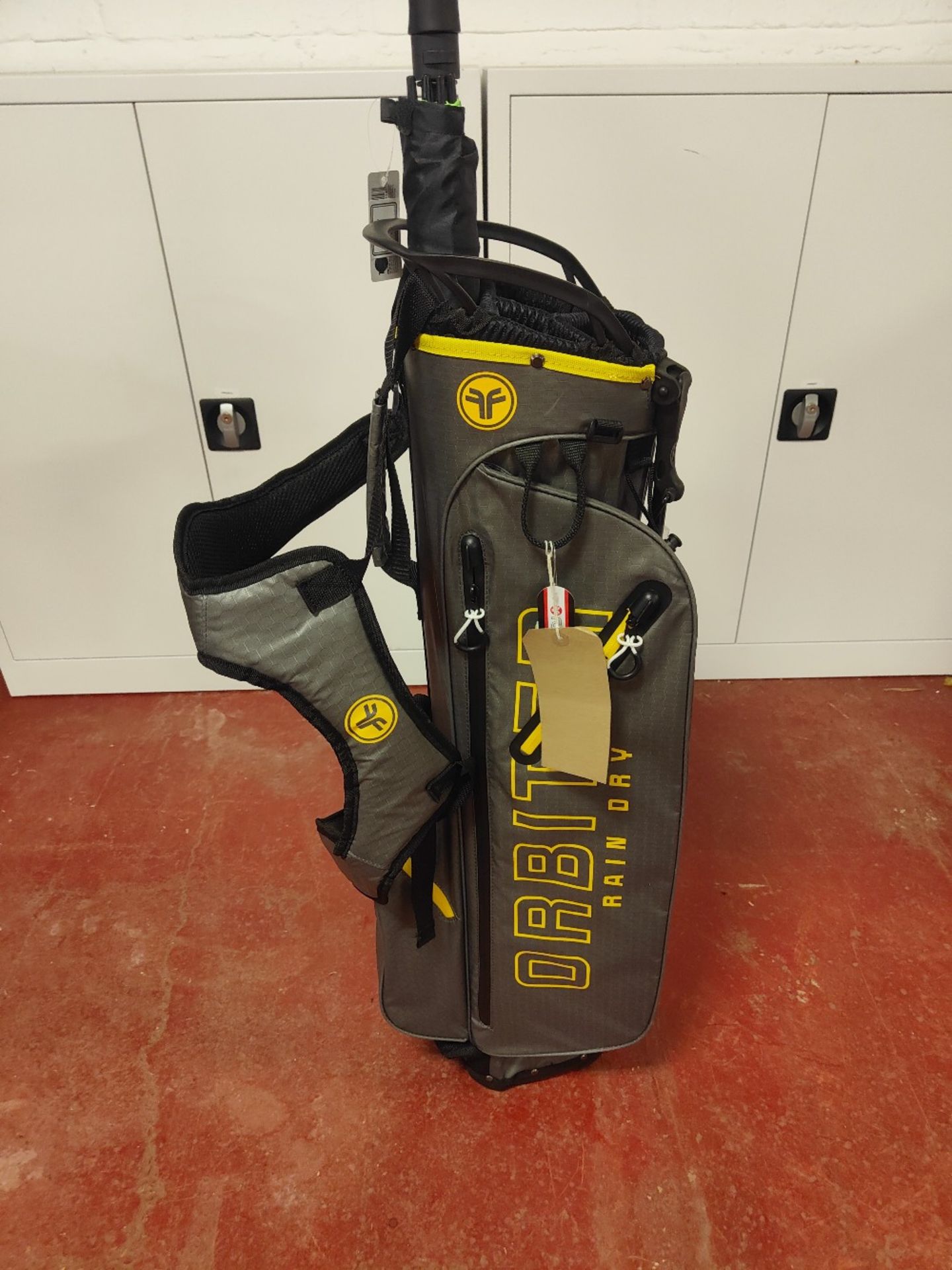 Fastfold Orbitor Rain Dry carry golf bag with Volvik umbrella - Image 4 of 4