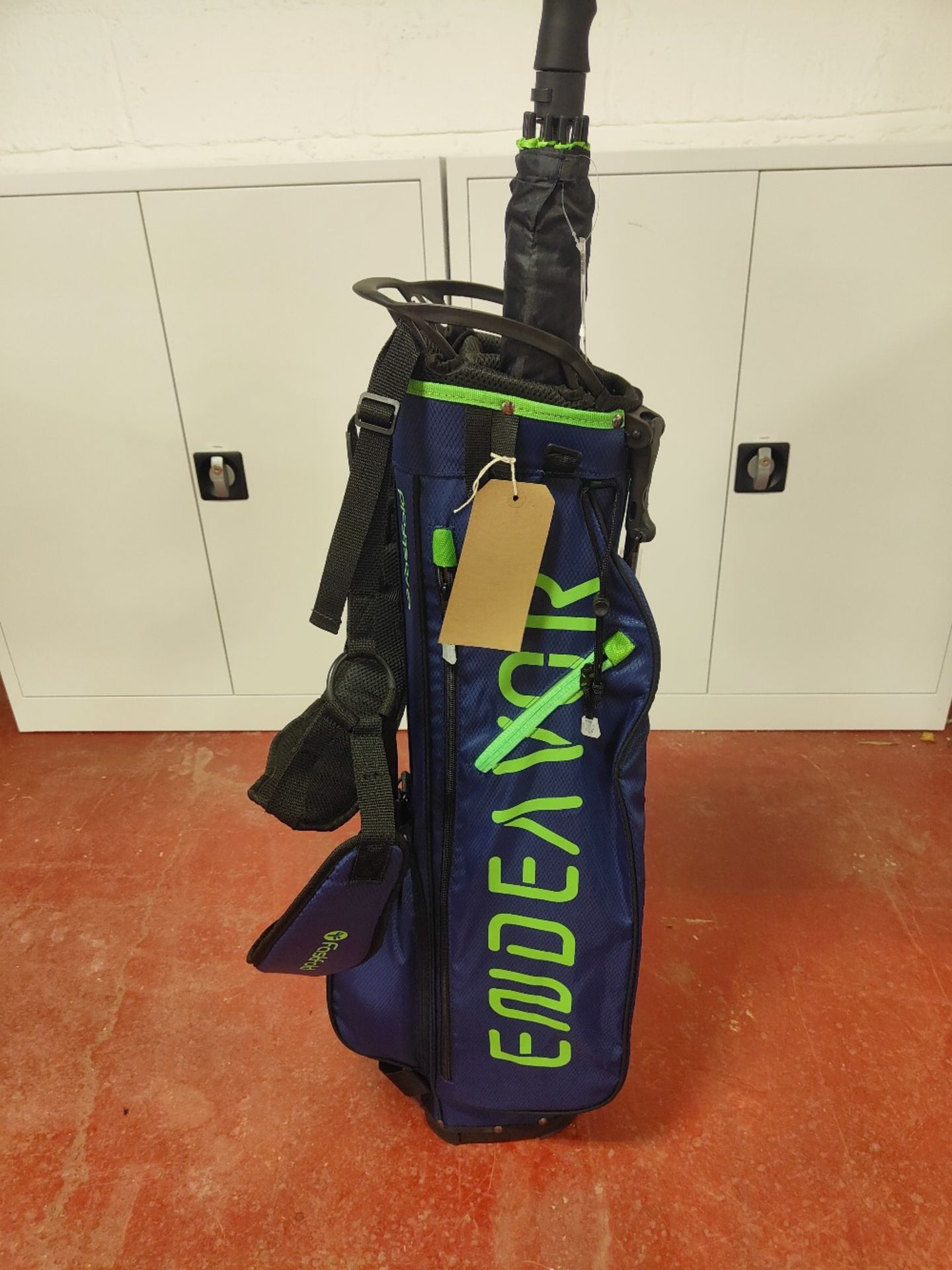 Fastfold Endeavor golf carry bag with Volvik umbrella - Image 3 of 3