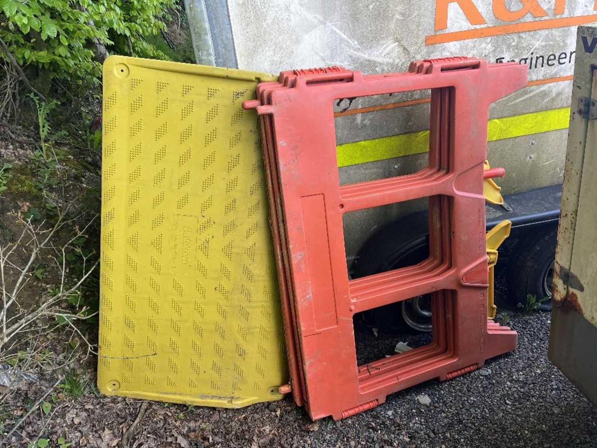 Ifor Williams twin axle box trailer complete with T.T.UK pipe bursting equipment - Image 14 of 20