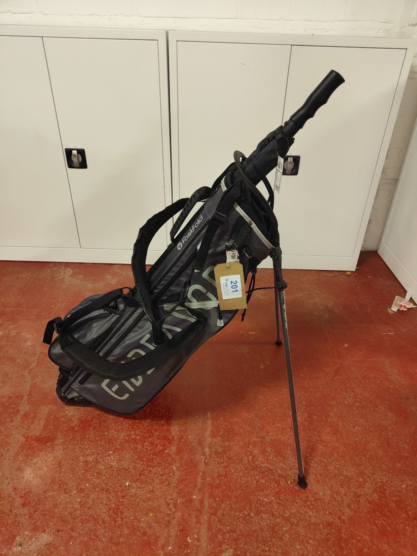 Fastfold Endeavor golf carry bag with Volvik umbrella