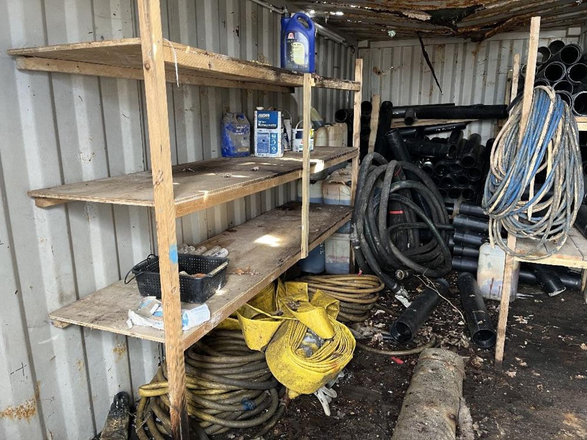 Contents of container - Image 4 of 6