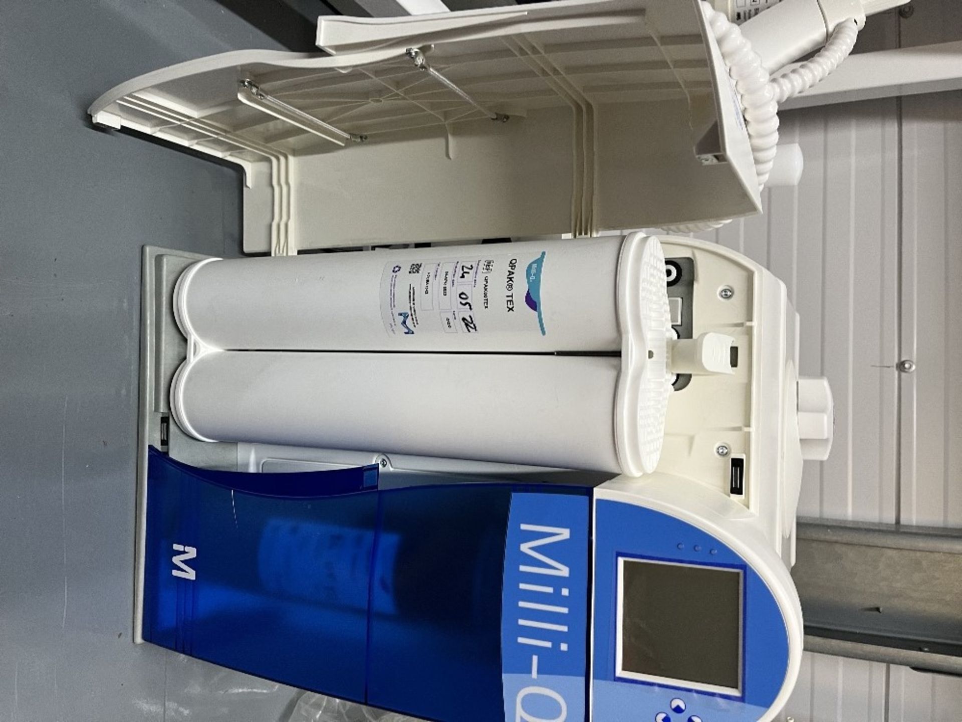 Milli-Q Direct 8 Water Purification System - Image 5 of 8