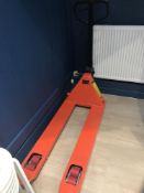 2,500kg Pallet Truck