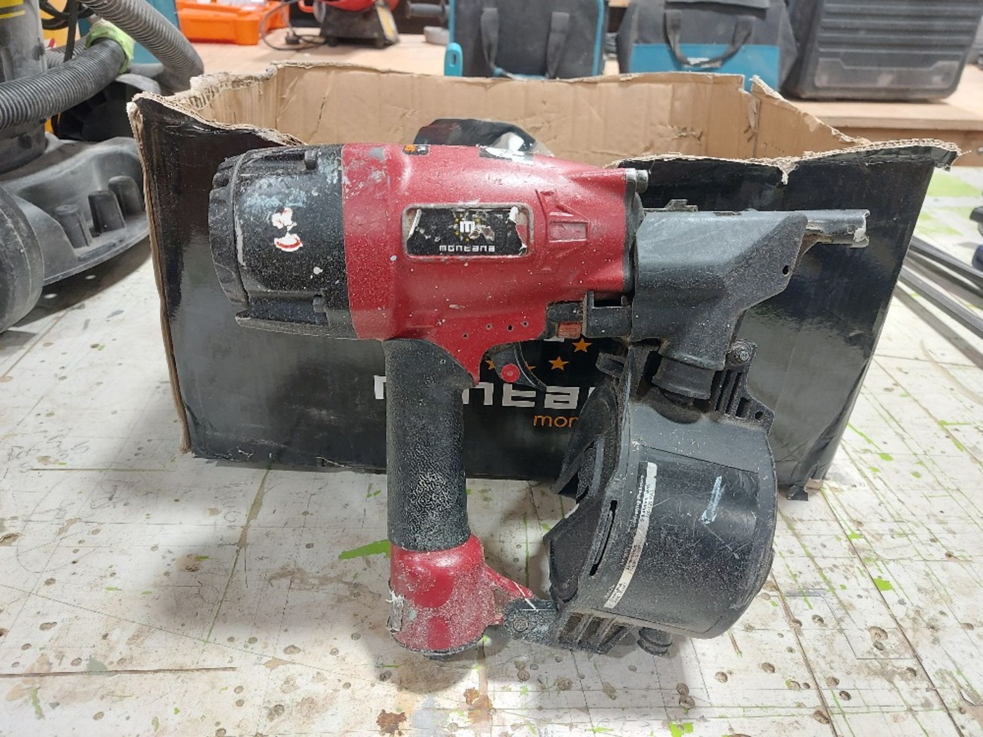 Montana CNW25-50-C1/CE Pneumatic Coil Nailer With Quantity Of Wire Welded Nails