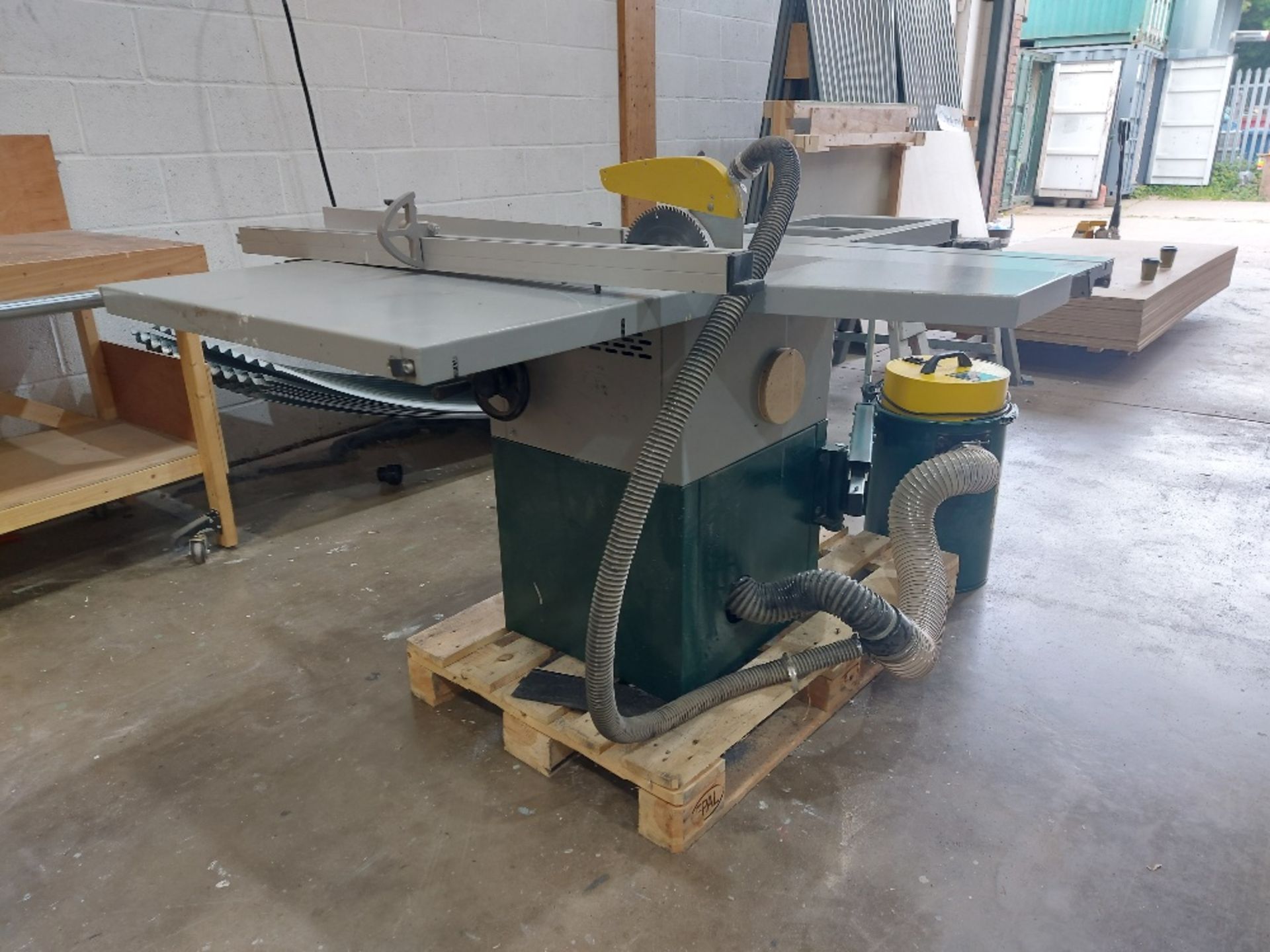 Record Power TS250RS 10" Cabinet Makers Table Saw With Dust Extractor - Image 2 of 9