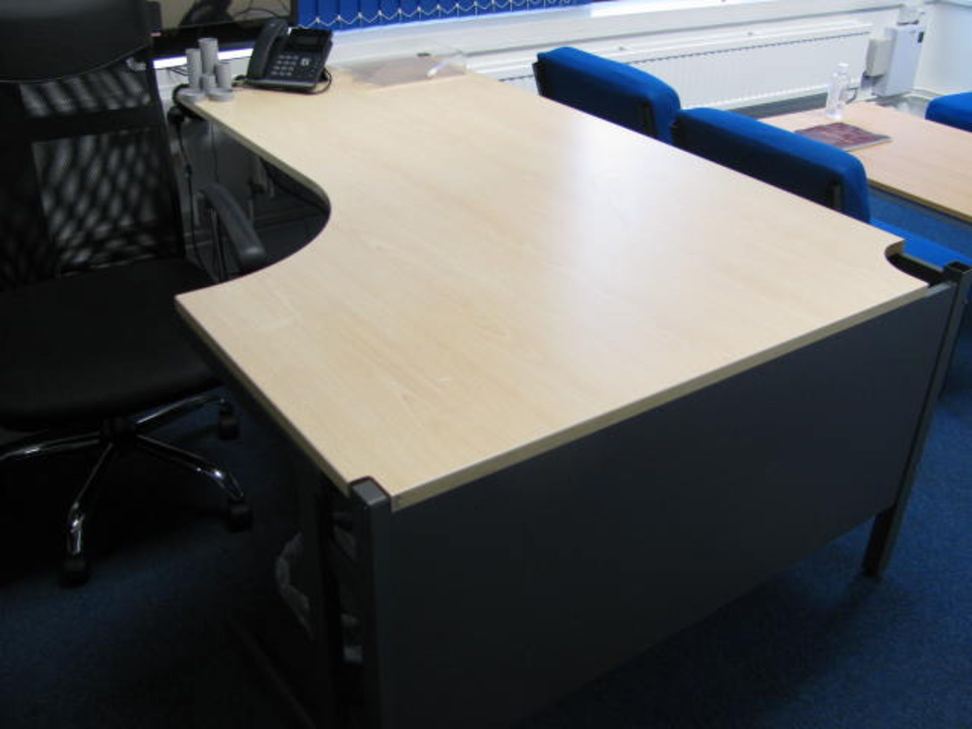 2x various LOV curved workstations and 2X gas operated chairs - Image 2 of 3