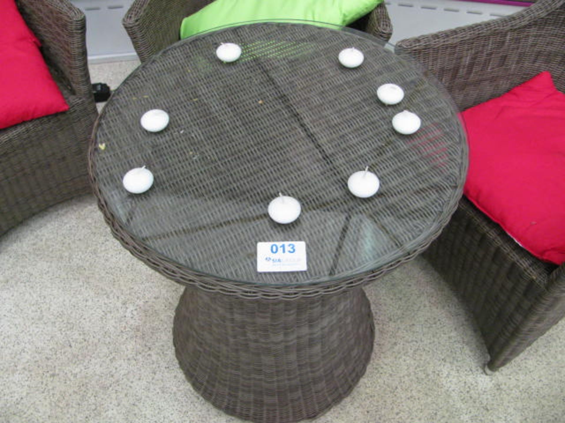 Rattan table and chair set - Image 3 of 3