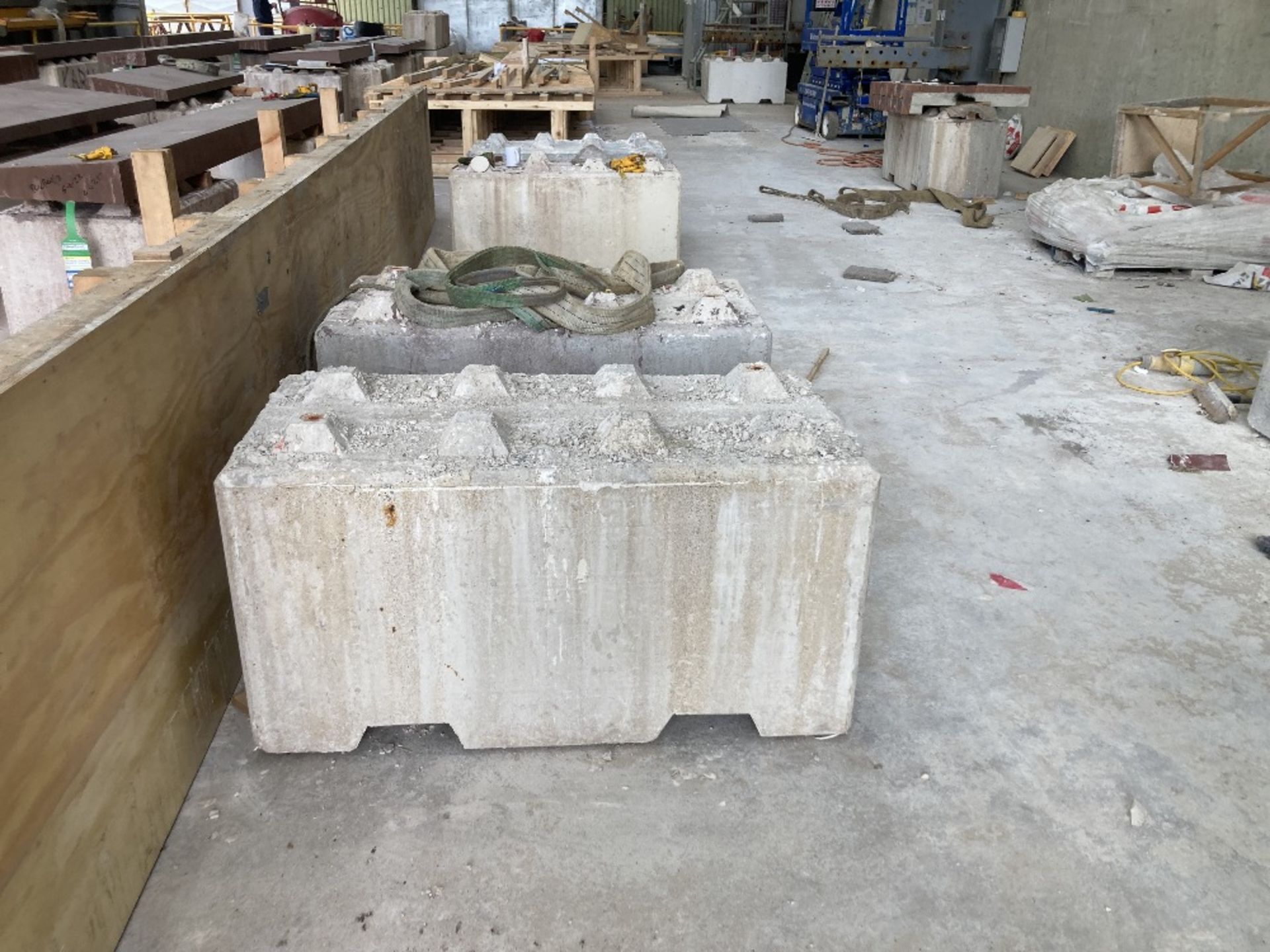 Approximately 25 concrete Interlocking blocks - Image 7 of 21