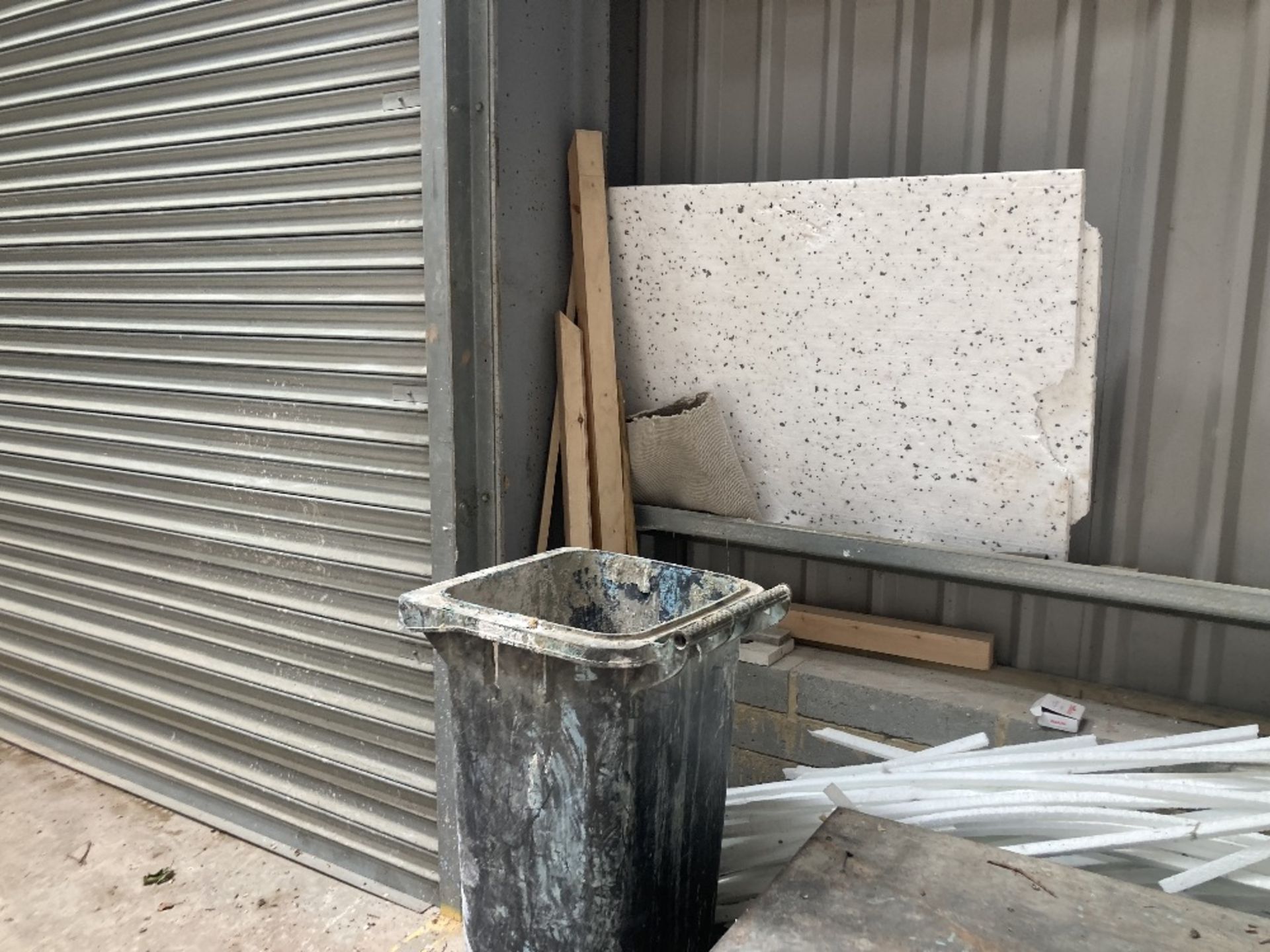 Bay Of Contents Containing Storage Box, Bricks, Wooden Offcuts, Shadow board, Rod - Image 9 of 9