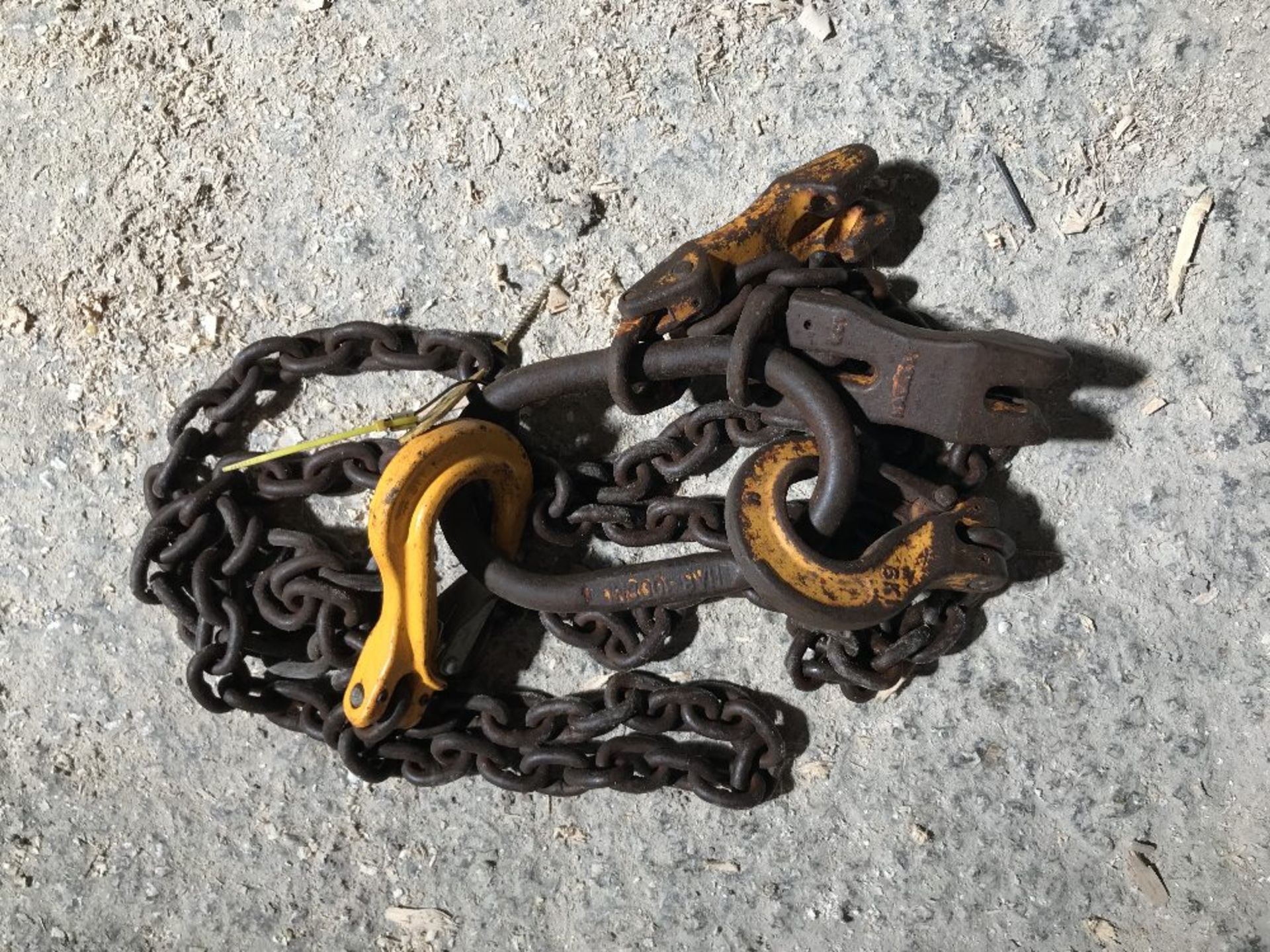 YOKE 1.6T 2 Legged Brace And Chain Sling - Image 2 of 2