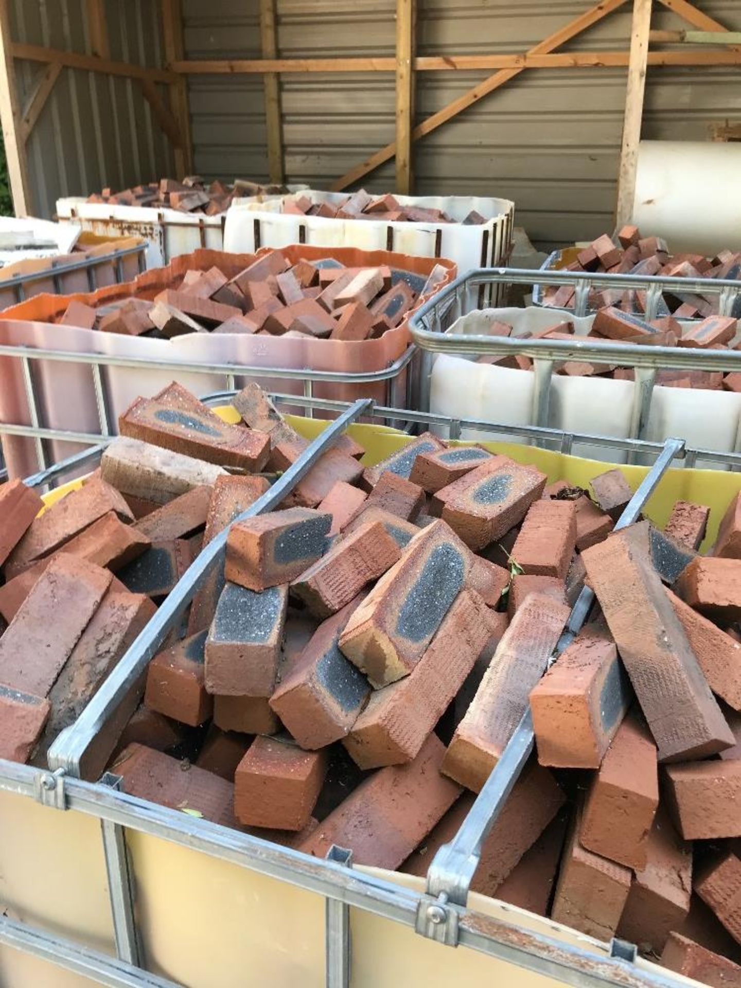 (17) Pallets Of Various Sized Bricks - Image 5 of 9