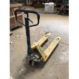 2,500Kg capacity Pallet Truck