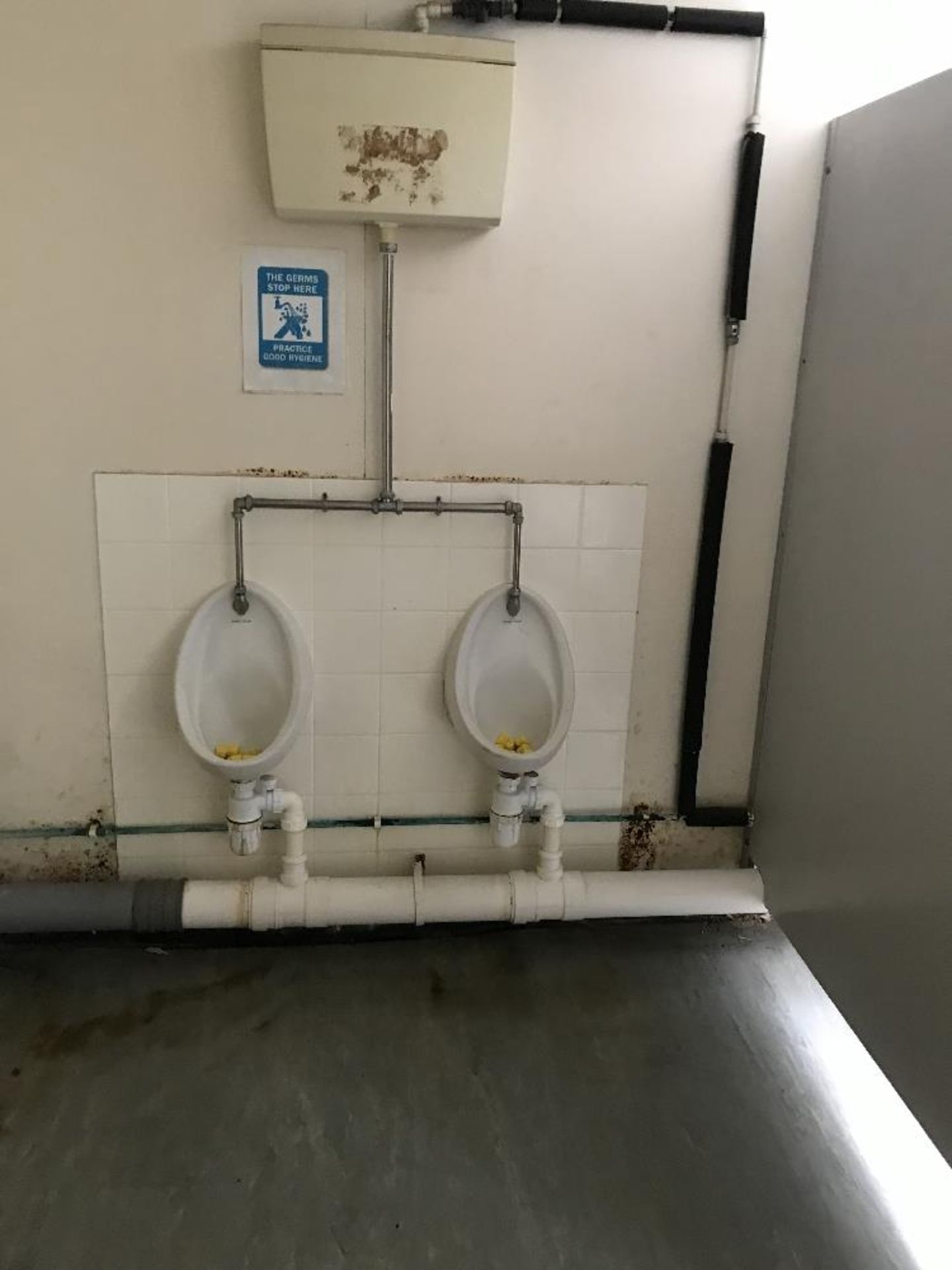 Portacabin jack legged staff toilet unit - Image 6 of 12