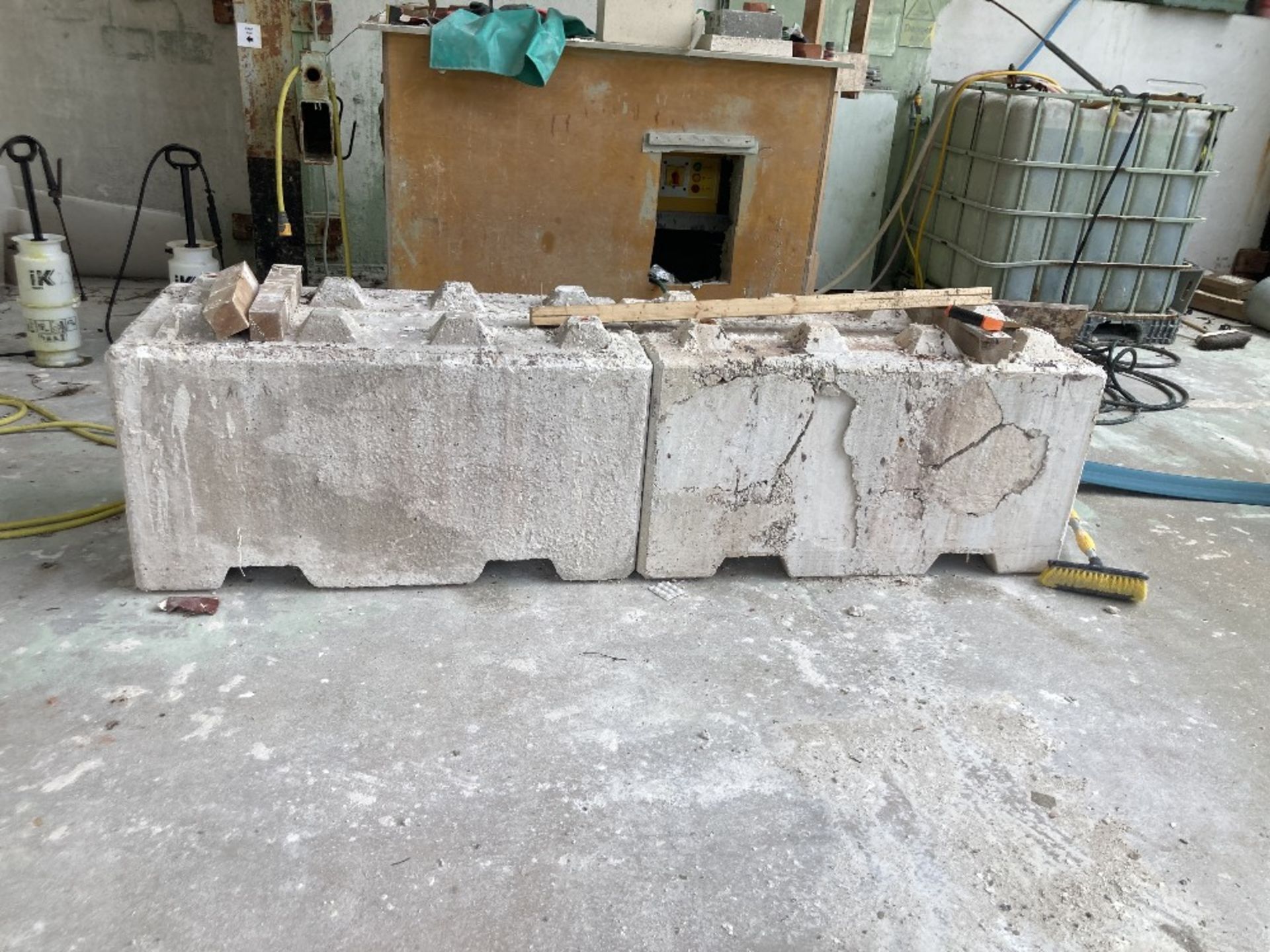 Approximately 25 concrete Interlocking blocks - Image 4 of 21