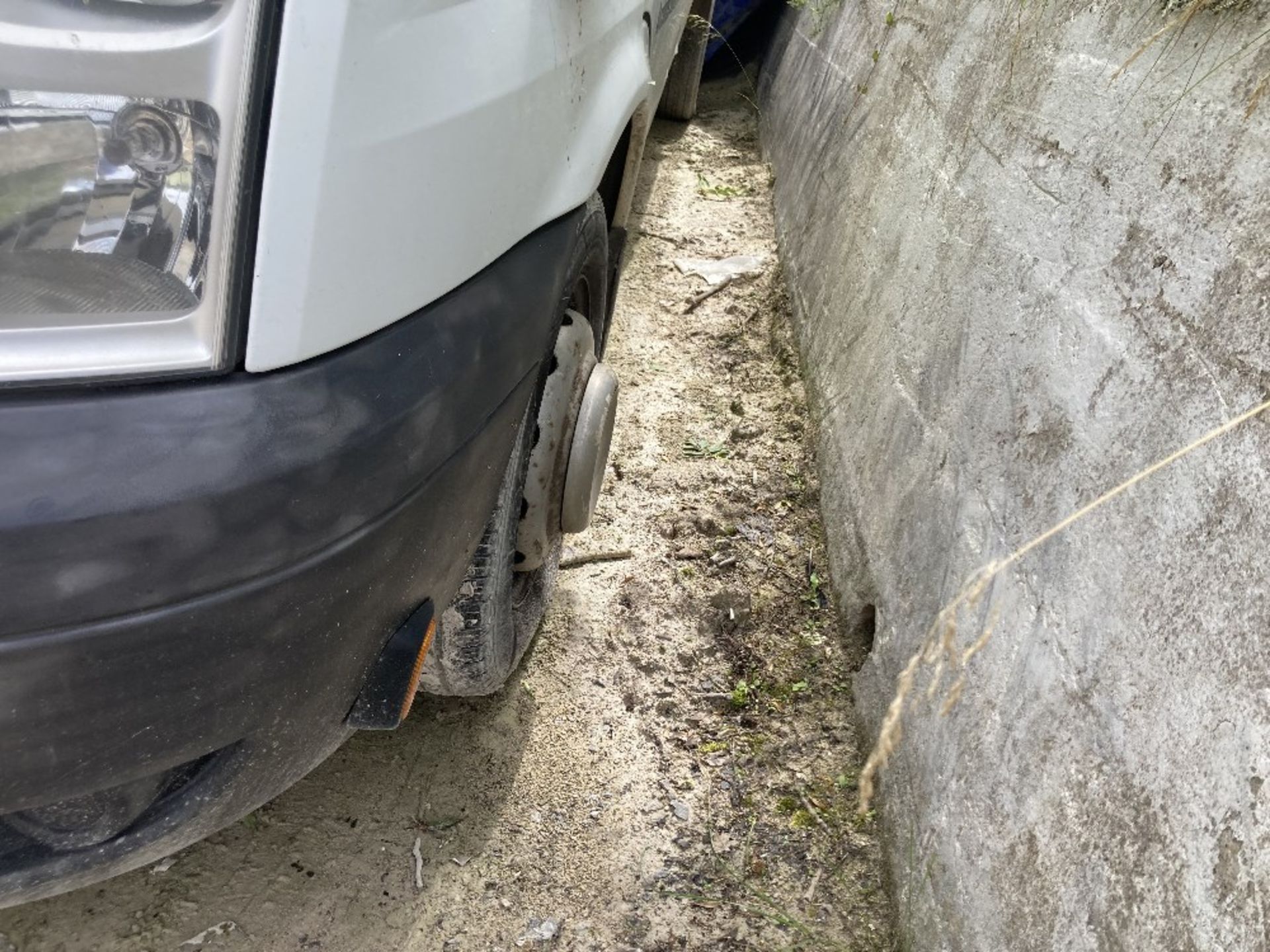 Ford Transit 100 T350 RWD double cab tipper - Image 10 of 22