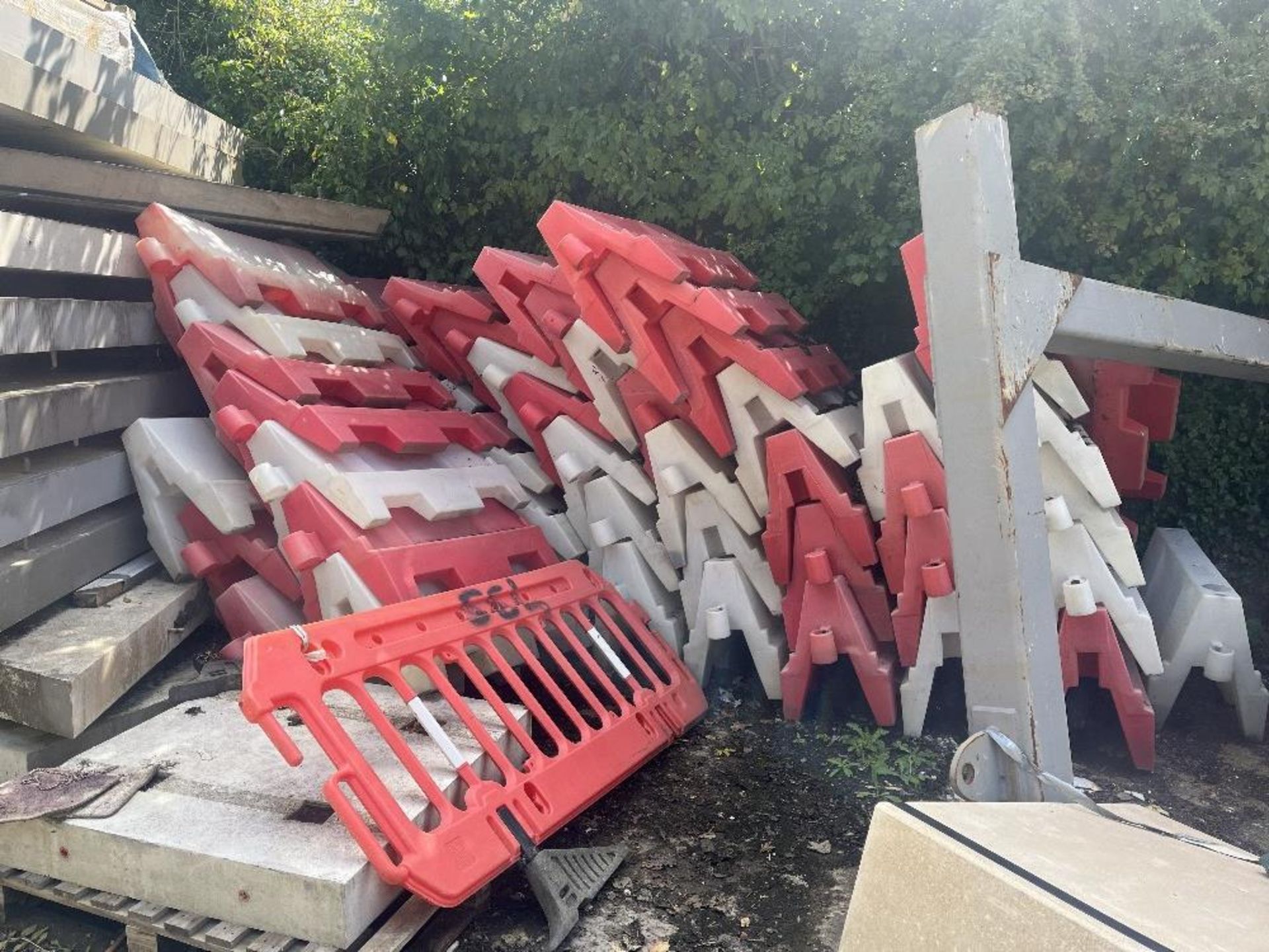 Approximately 100 red and white pedestrian barricades - Image 2 of 4